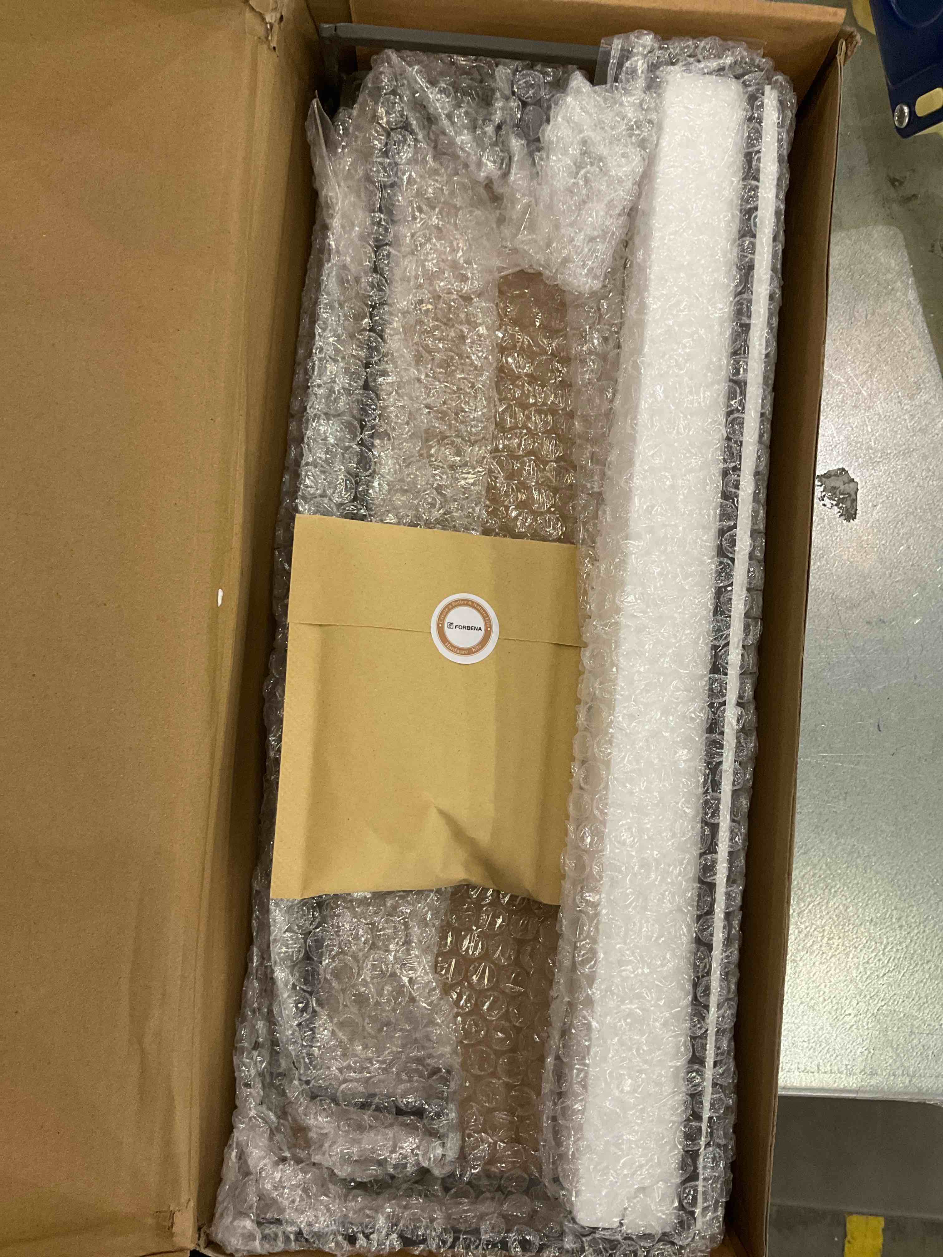 https://s3.amazonaws.com/lotting-images-prod/bidfta/EXS00737114_1702048585823.jpeg