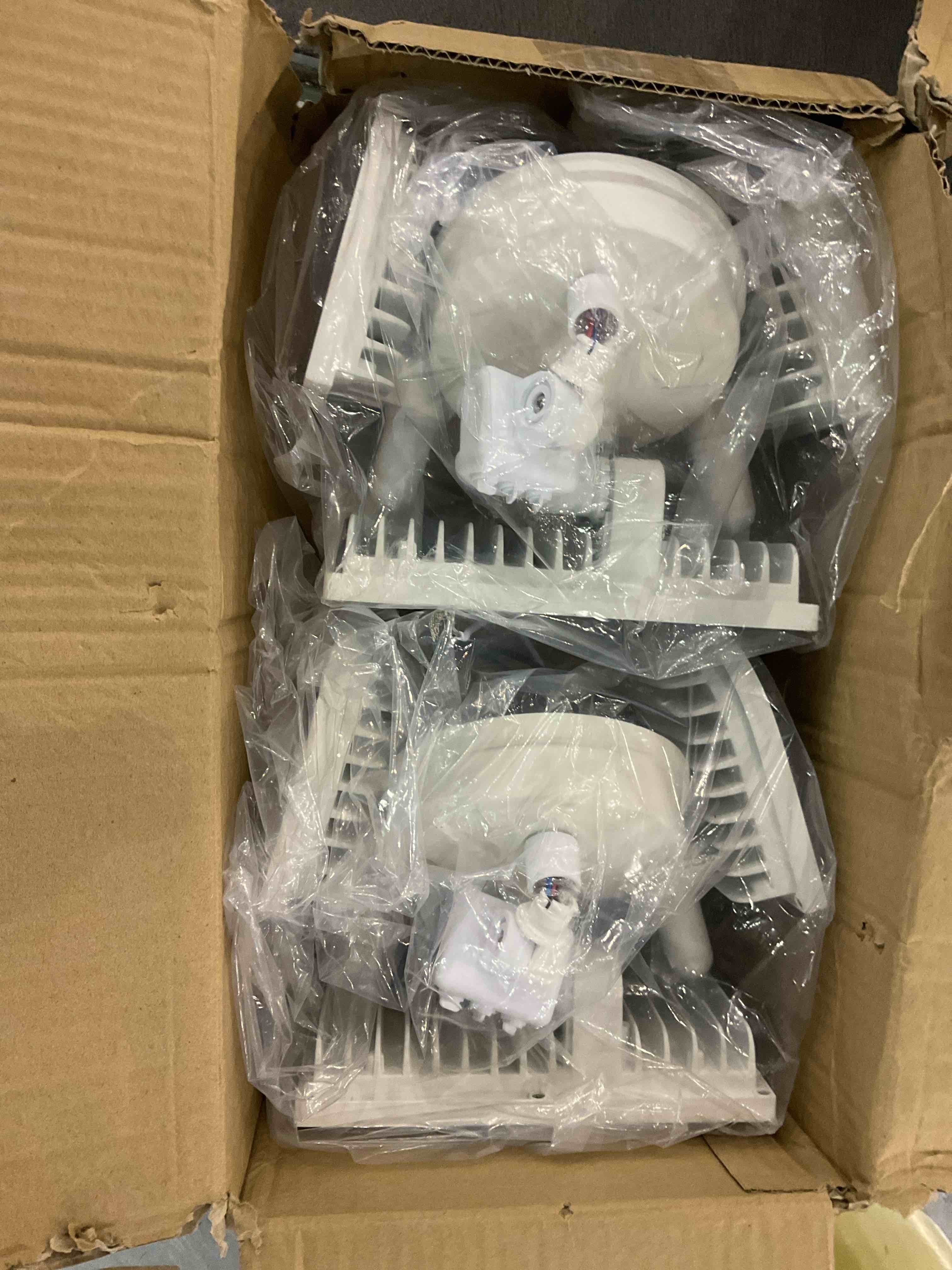 https://s3.amazonaws.com/lotting-images-prod/bidfta/EXS00737256_1702385897032.jpeg