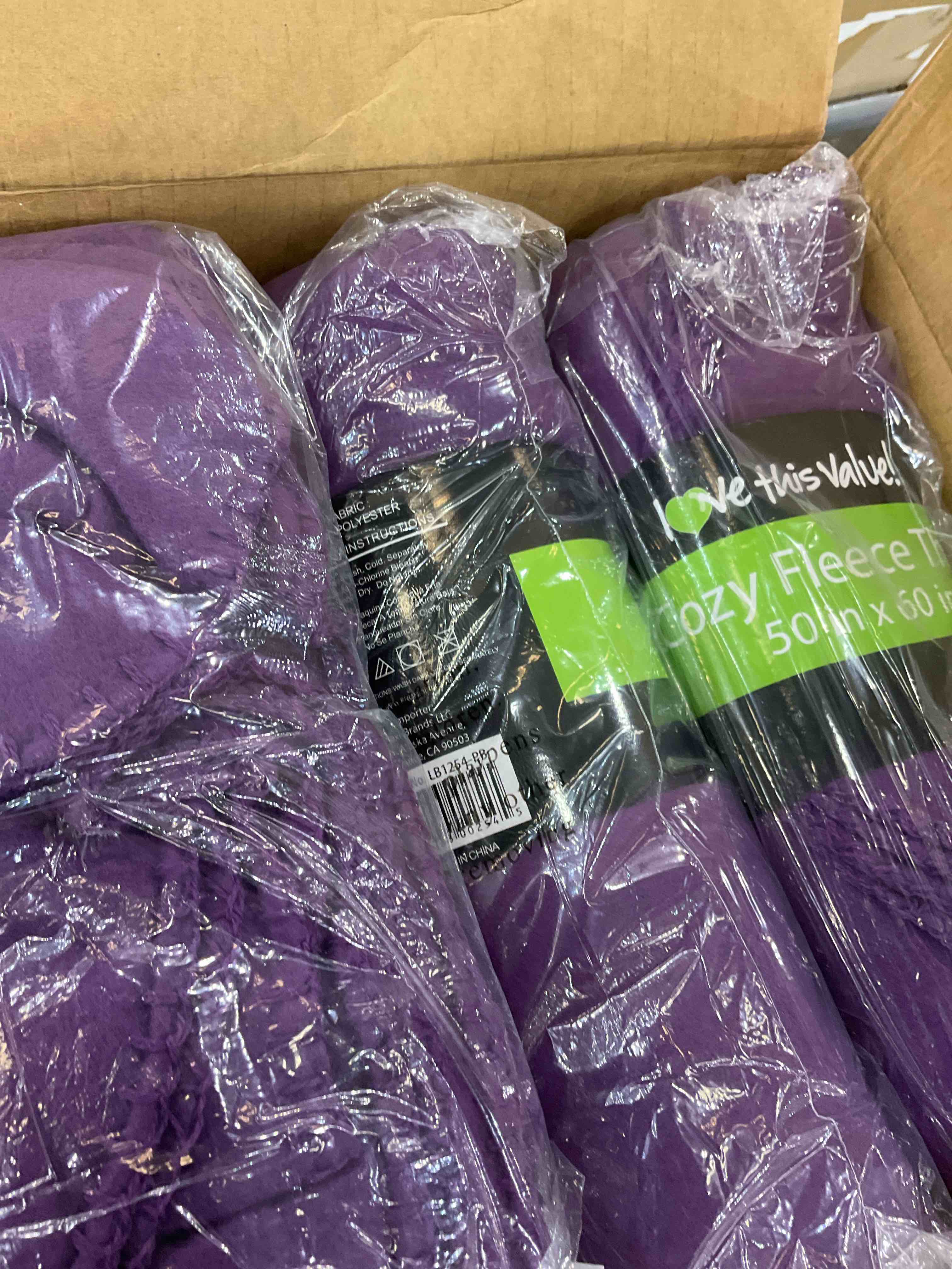 https://s3.amazonaws.com/lotting-images-prod/bidfta/EXS00737563_1703084869940.jpeg