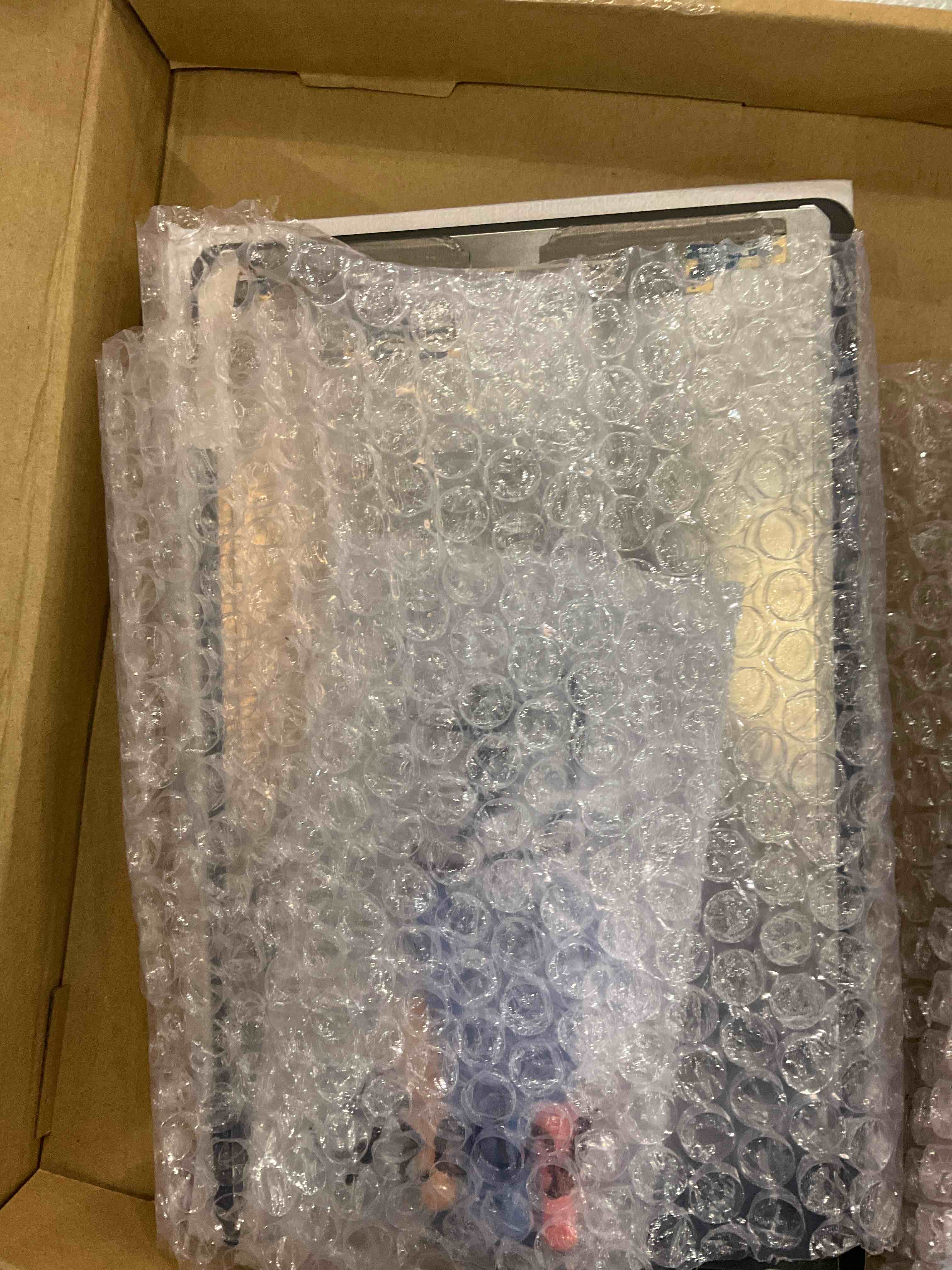 https://s3.amazonaws.com/lotting-images-prod/bidfta/EXS00737681_1703100861124.jpeg