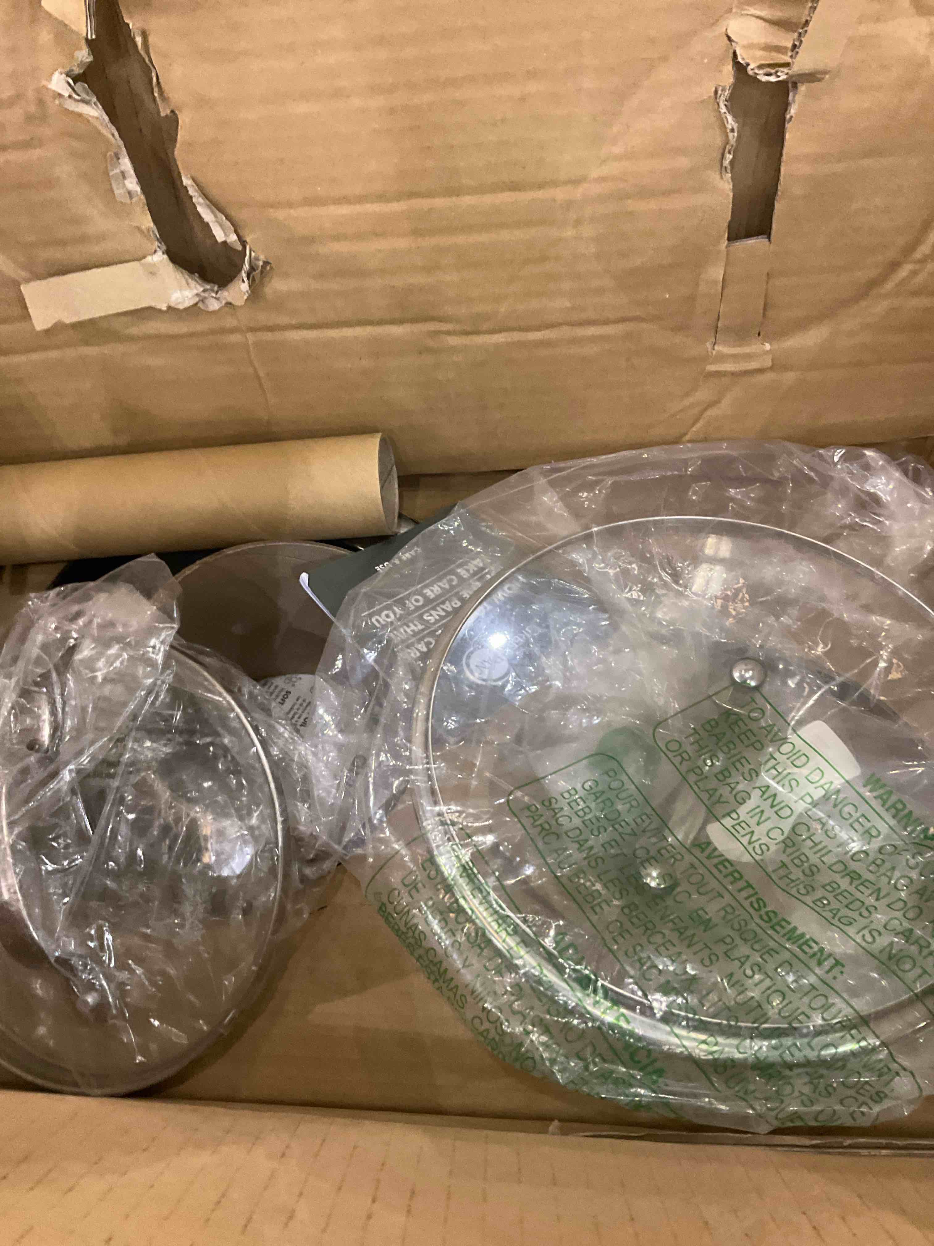 https://s3.amazonaws.com/lotting-images-prod/bidfta/EXS00738183_1702477513706.jpeg