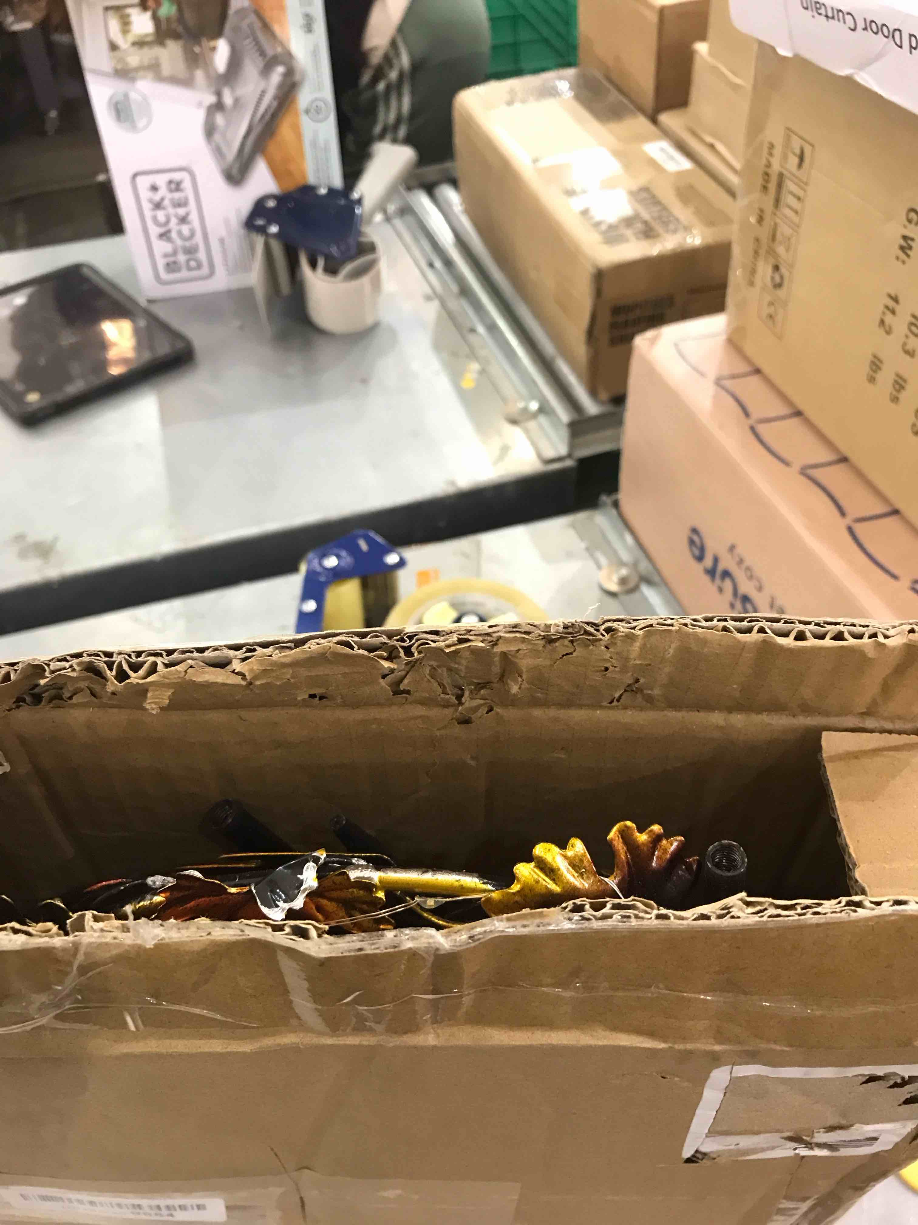 https://s3.amazonaws.com/lotting-images-prod/bidfta/EXS00738630_1701973538956.jpeg