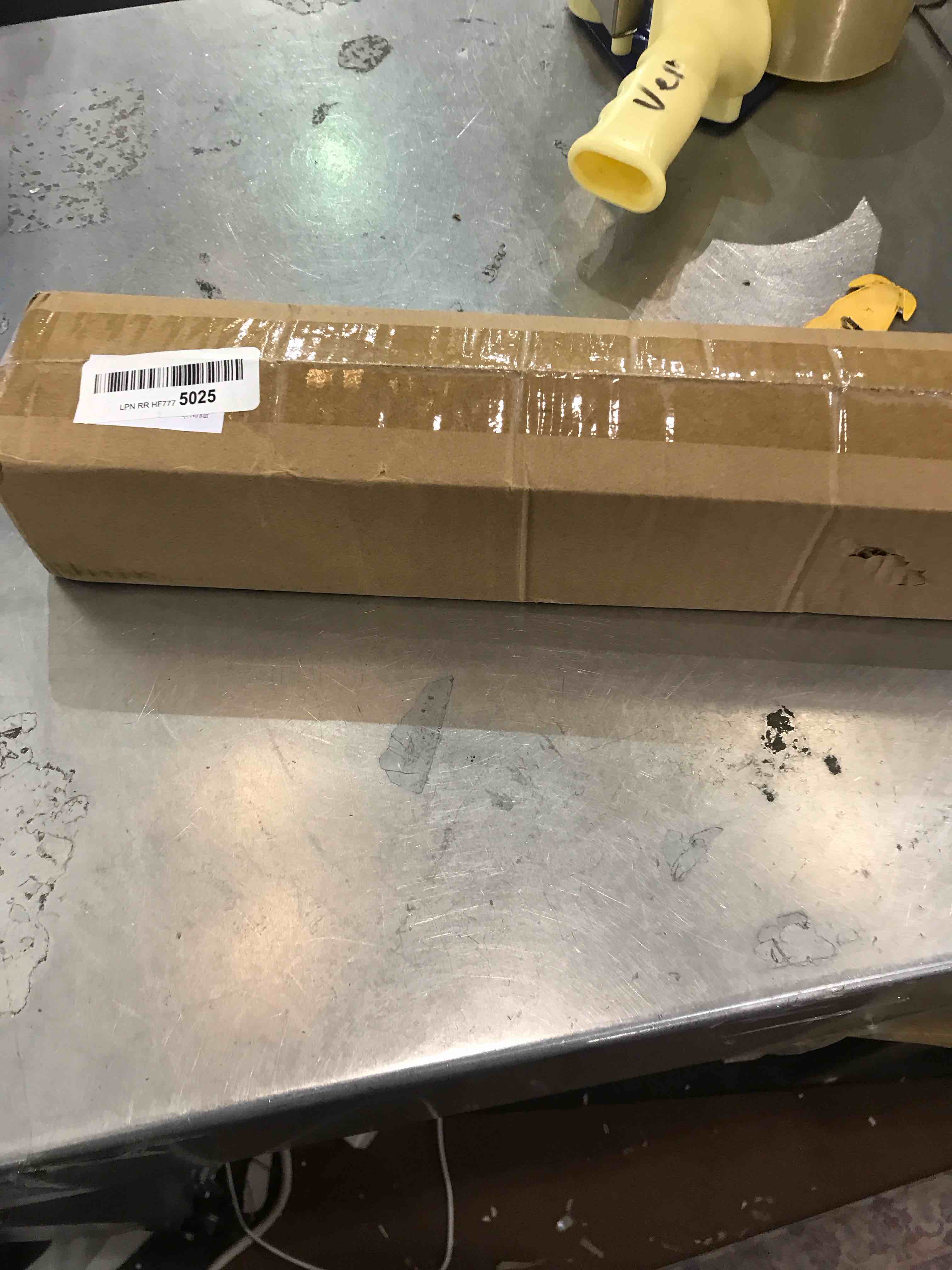 https://s3.amazonaws.com/lotting-images-prod/bidfta/EXS00738642_1701976916086.jpeg