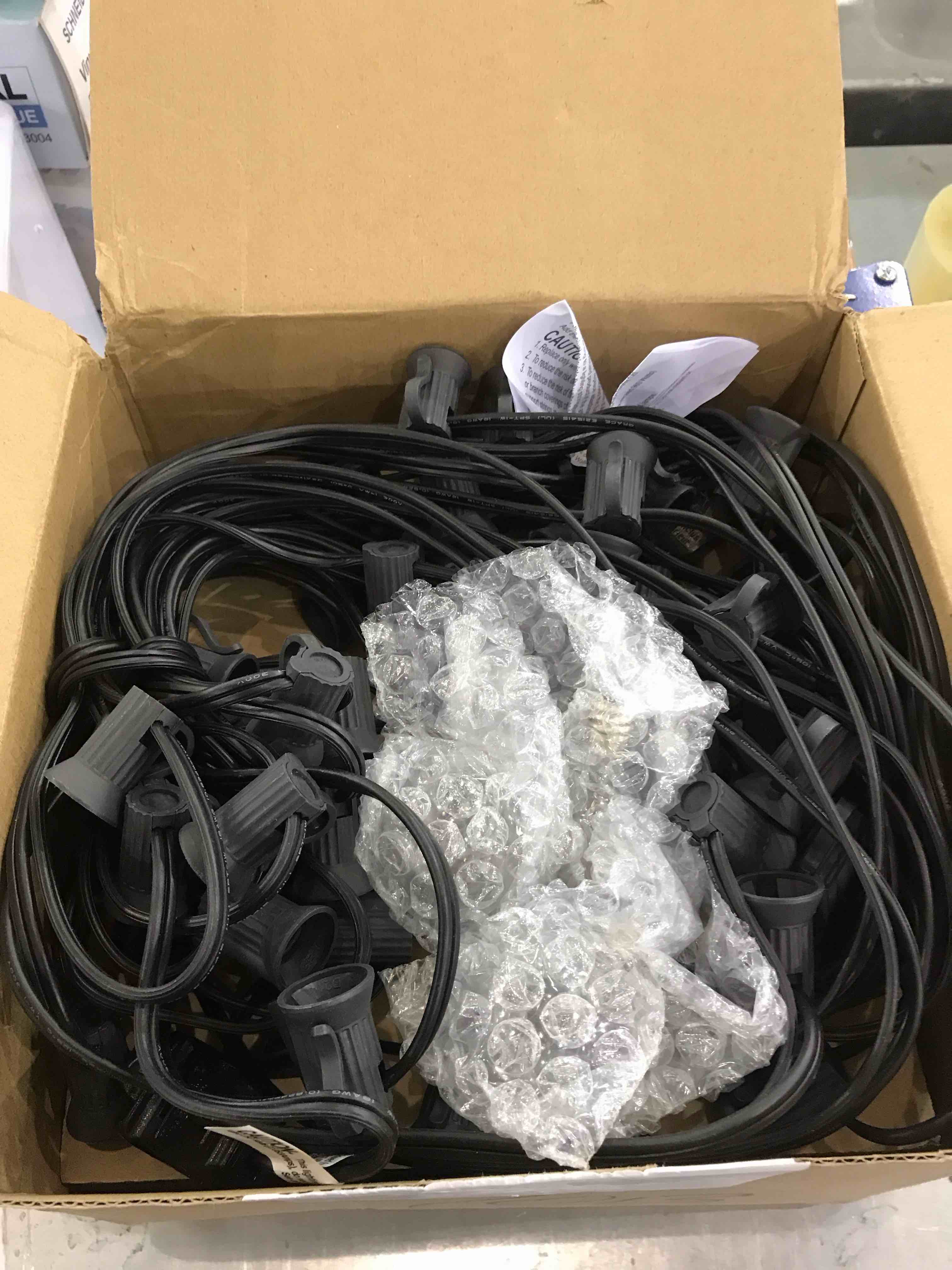https://s3.amazonaws.com/lotting-images-prod/bidfta/EXS00738643_1701977038730.jpeg