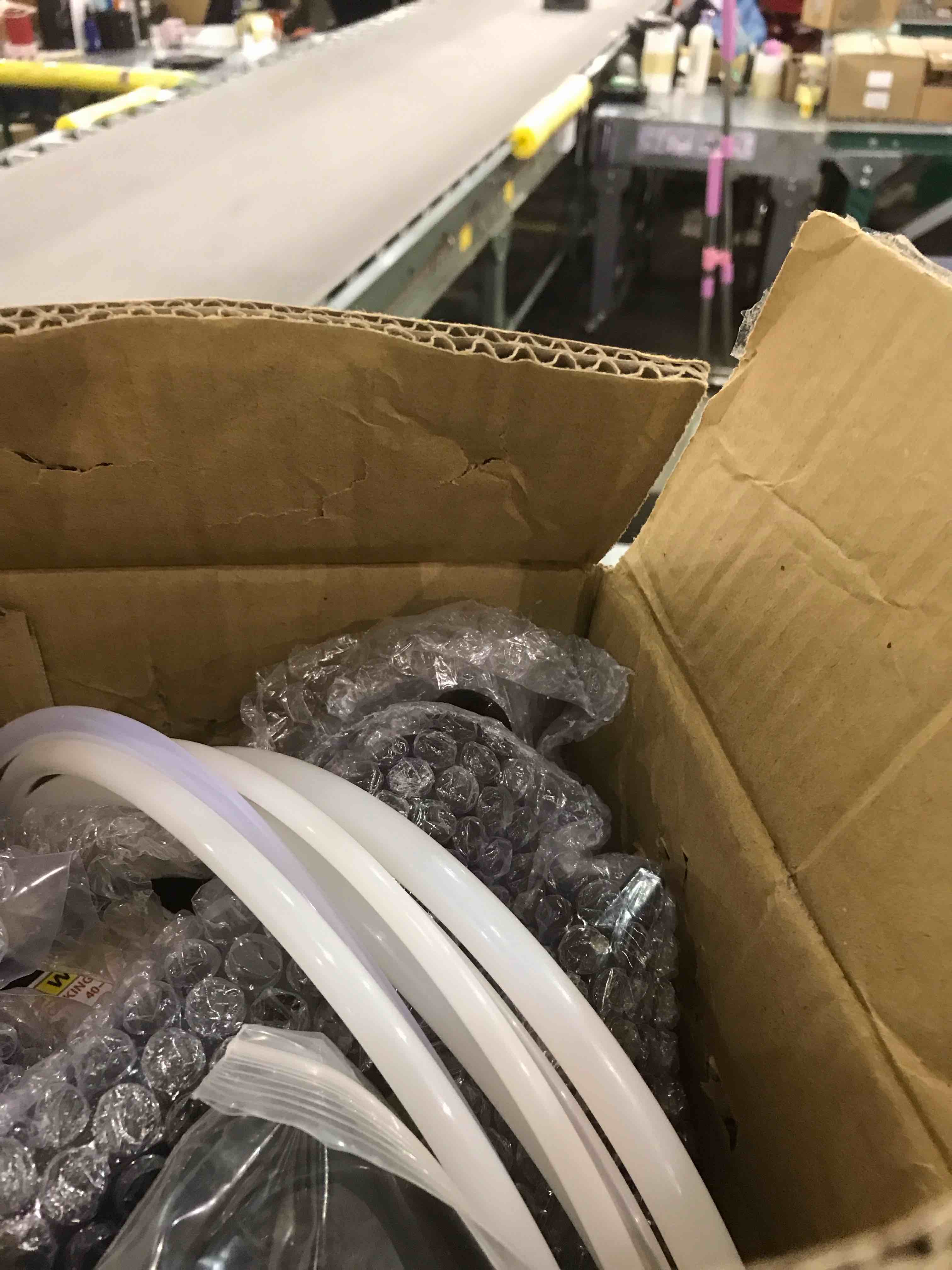 https://s3.amazonaws.com/lotting-images-prod/bidfta/EXS00738706_1702300530352.jpeg