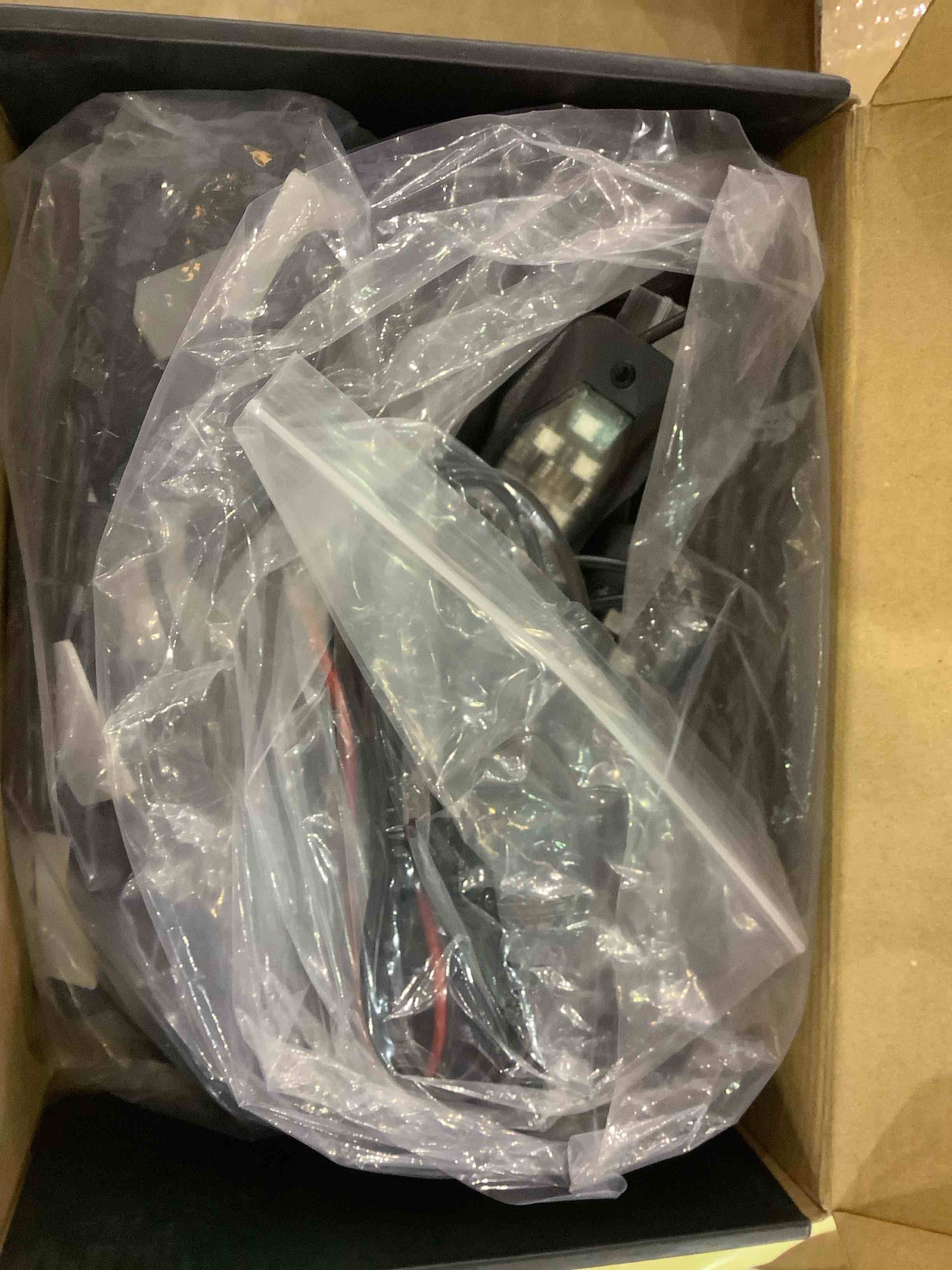 https://s3.amazonaws.com/lotting-images-prod/bidfta/EXS00740369_1702650640586.jpeg