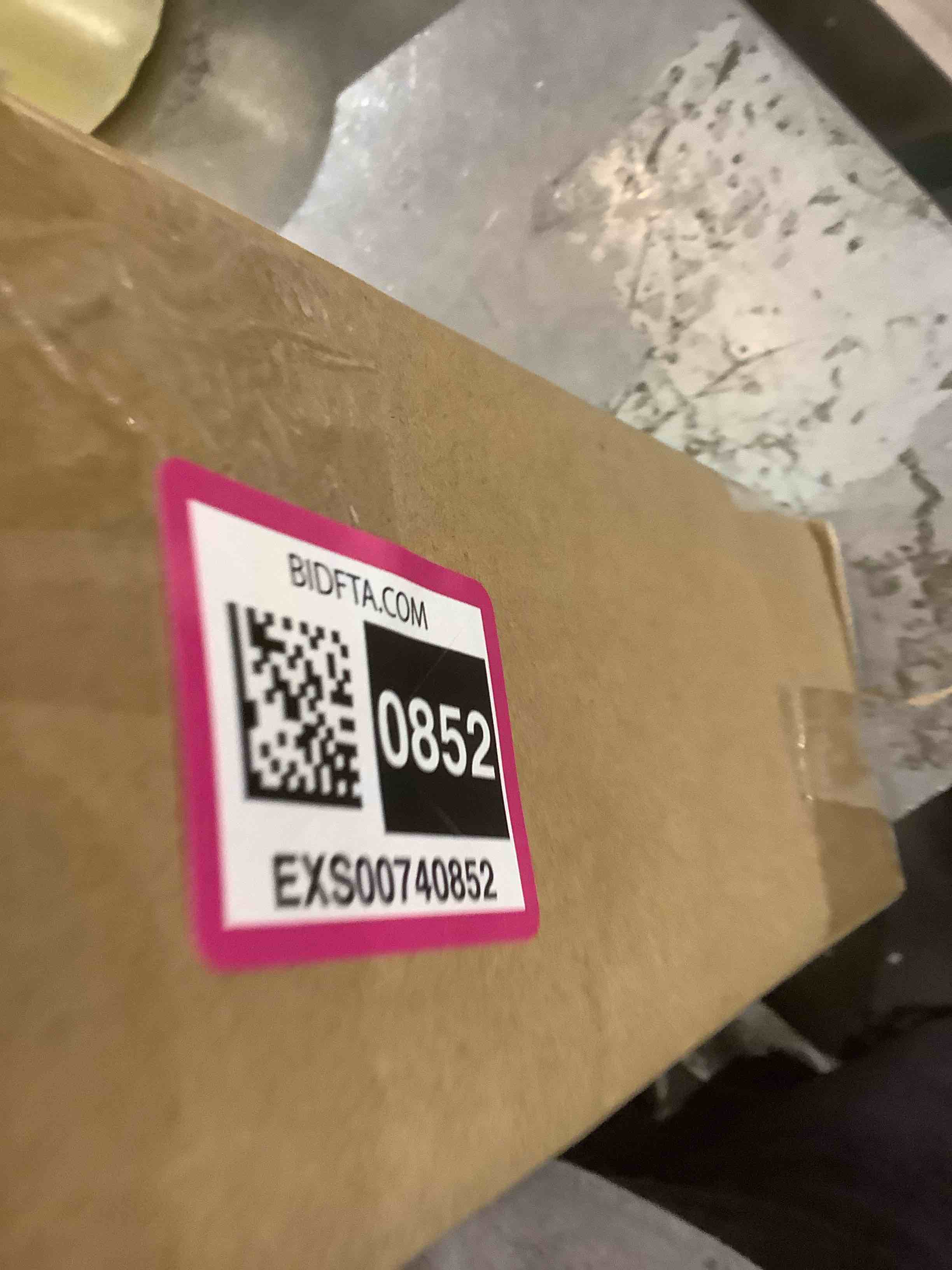 https://s3.amazonaws.com/lotting-images-prod/bidfta/EXS00740852_1702058875104.jpeg