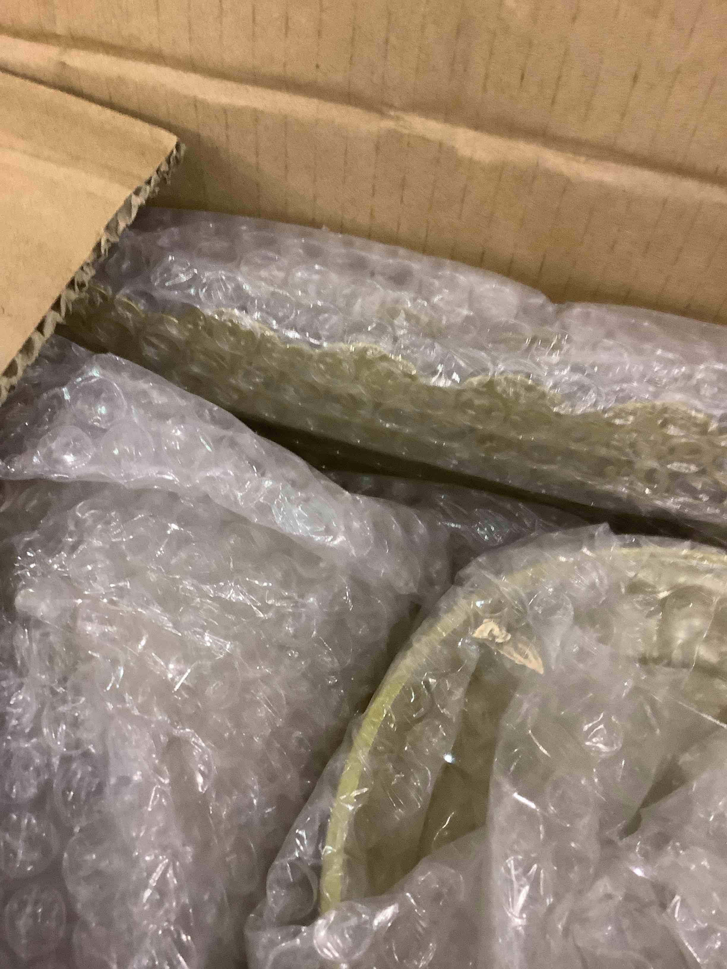 https://s3.amazonaws.com/lotting-images-prod/bidfta/EXS00740859_1702059568943.jpeg