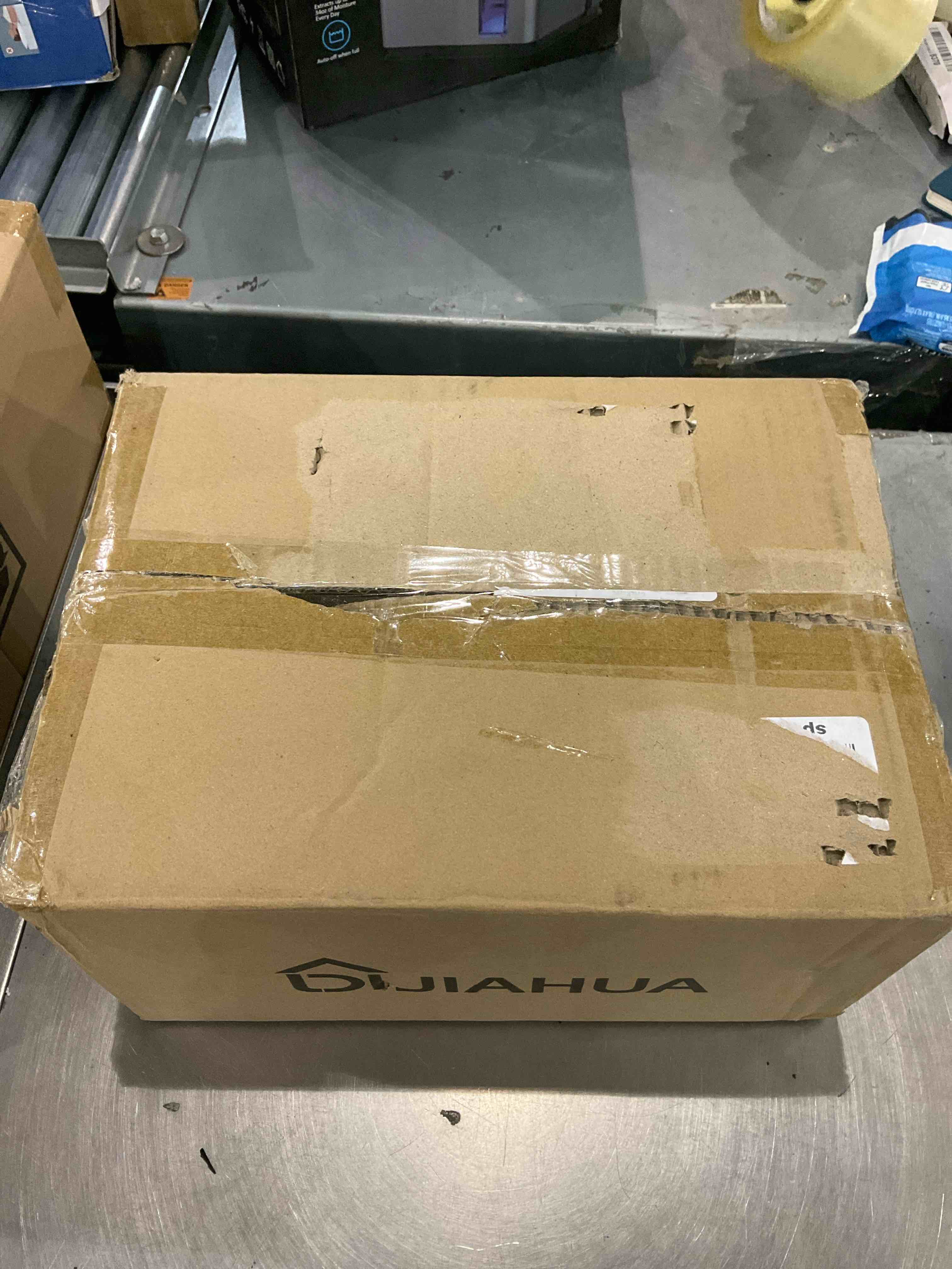 https://s3.amazonaws.com/lotting-images-prod/bidfta/EXS00741189_1702558815504.jpeg