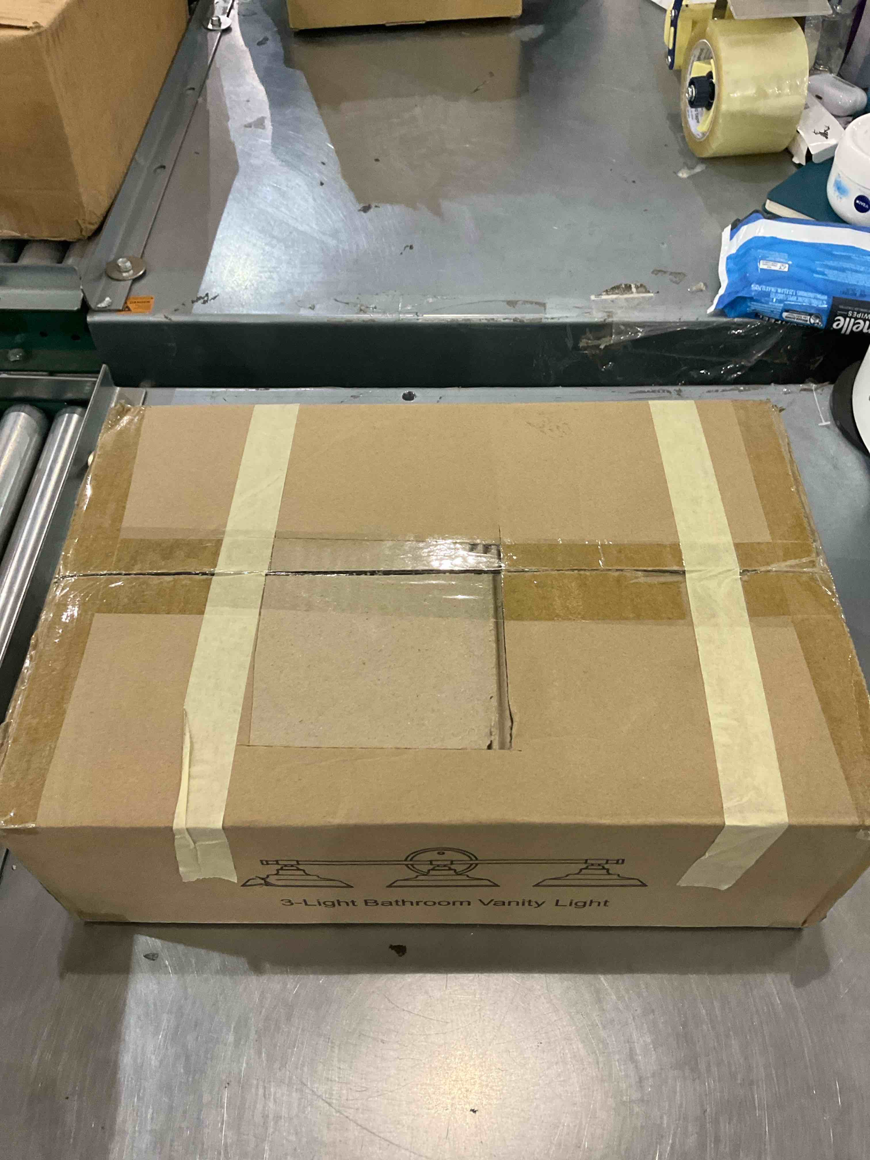 https://s3.amazonaws.com/lotting-images-prod/bidfta/EXS00741209_1702560937245.jpeg