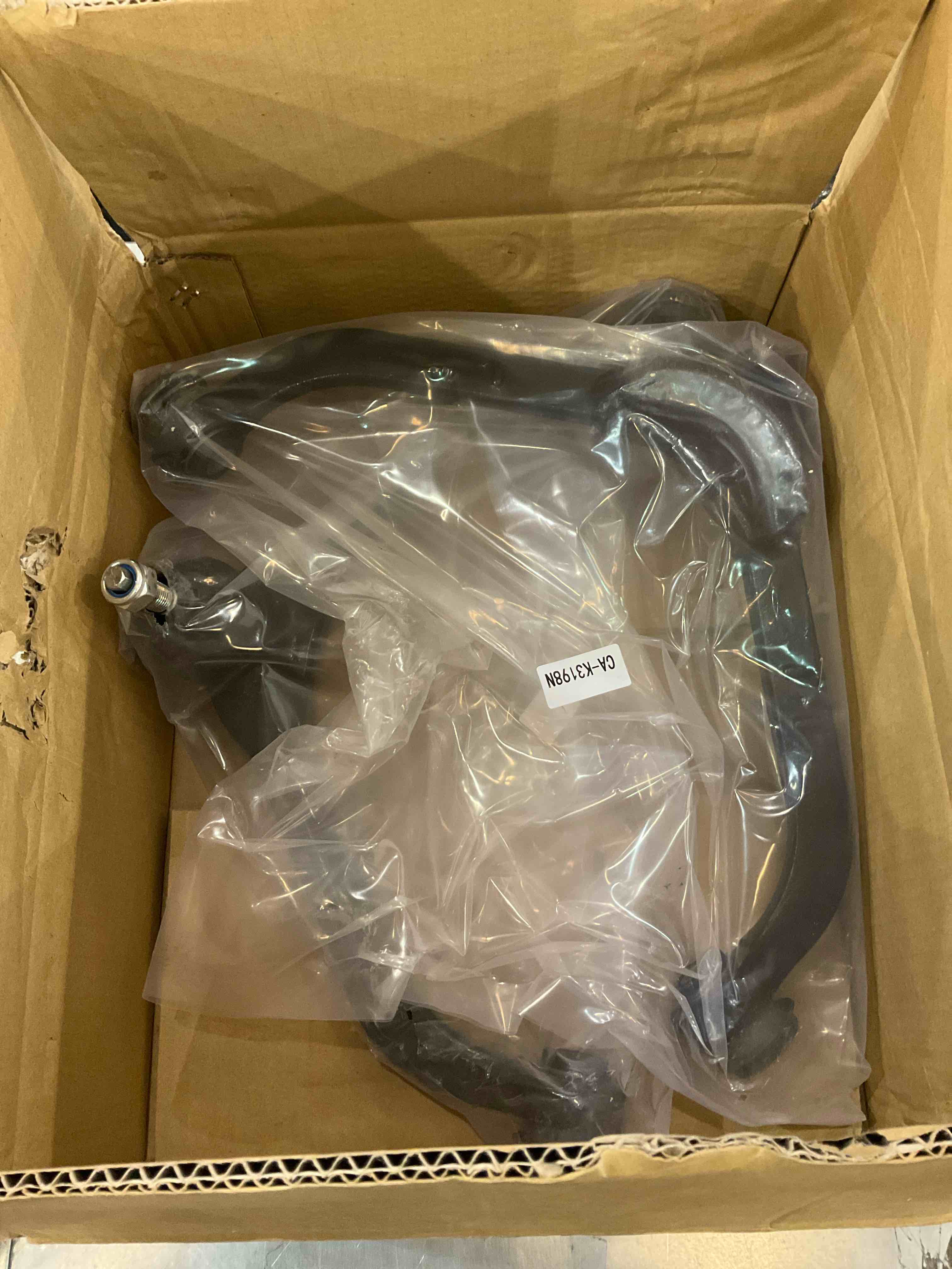 https://s3.amazonaws.com/lotting-images-prod/bidfta/EXS00741301_1702576630418.jpeg