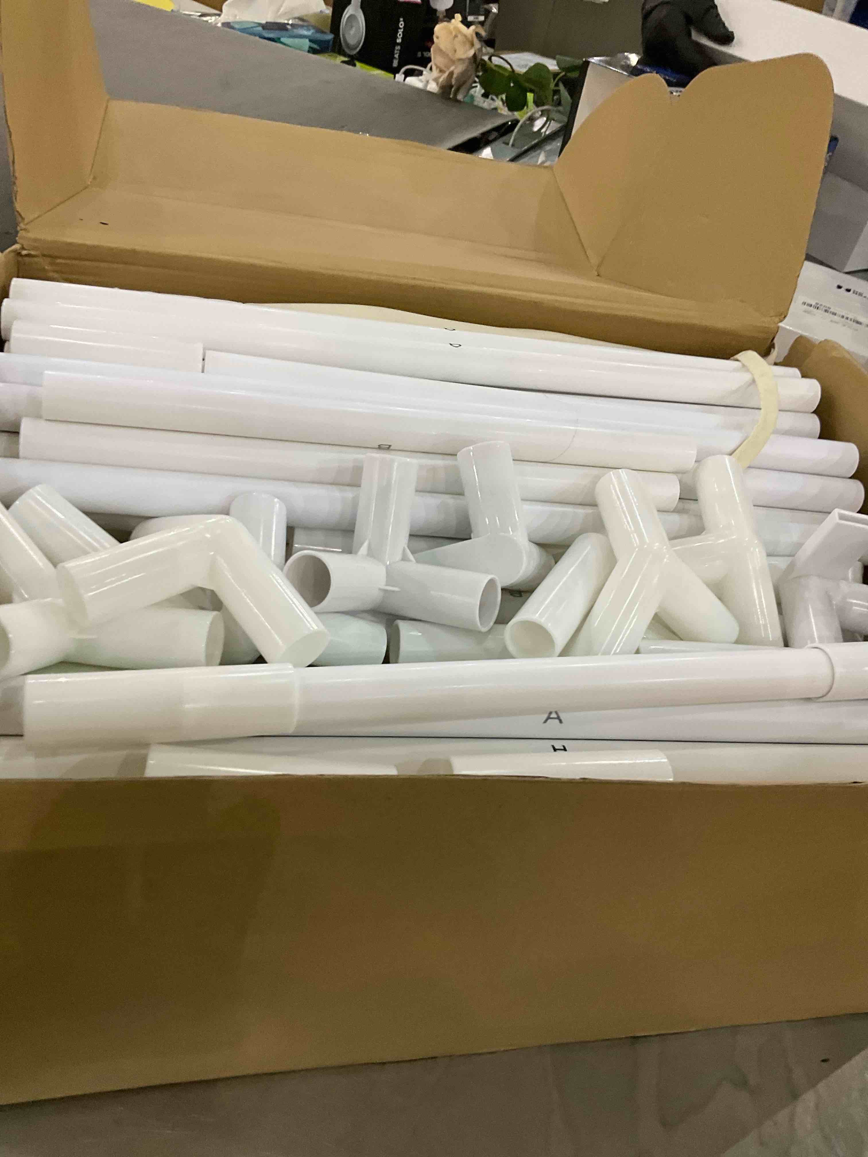https://s3.amazonaws.com/lotting-images-prod/bidfta/EXS00741723_1705065693438.jpeg