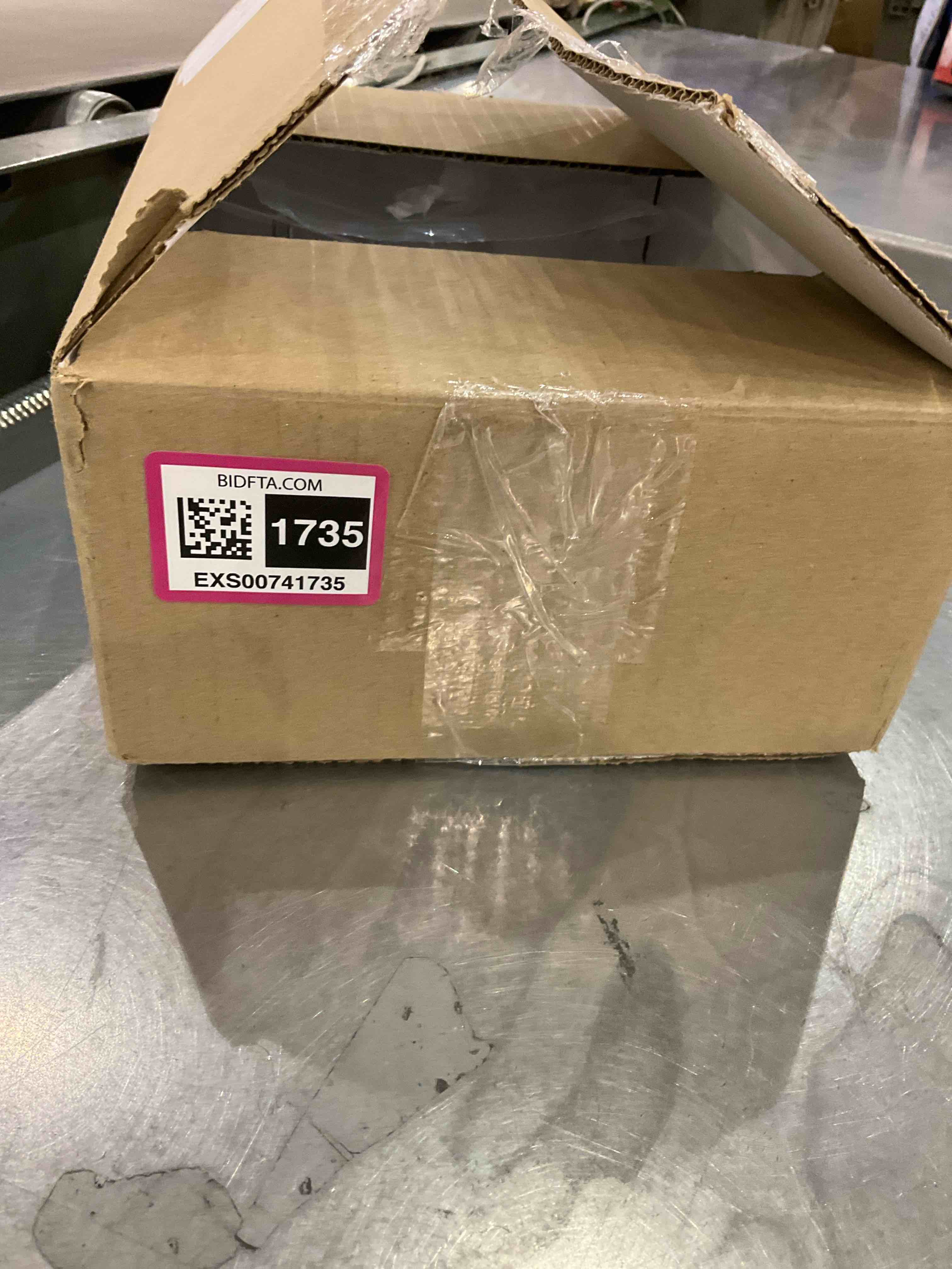 https://s3.amazonaws.com/lotting-images-prod/bidfta/EXS00741735_1705066953352.jpeg