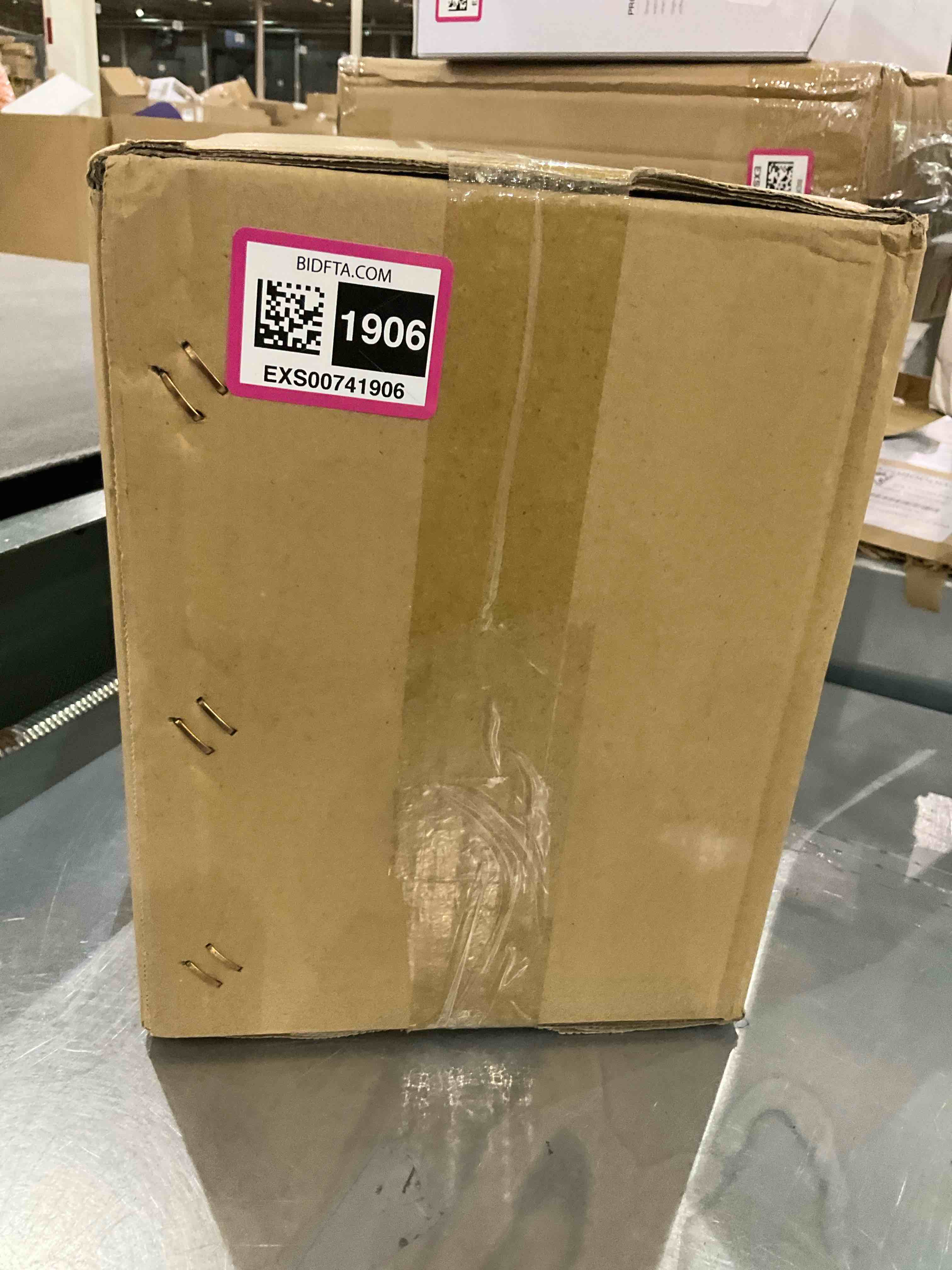 https://s3.amazonaws.com/lotting-images-prod/bidfta/EXS00741906_1705601535878.jpeg