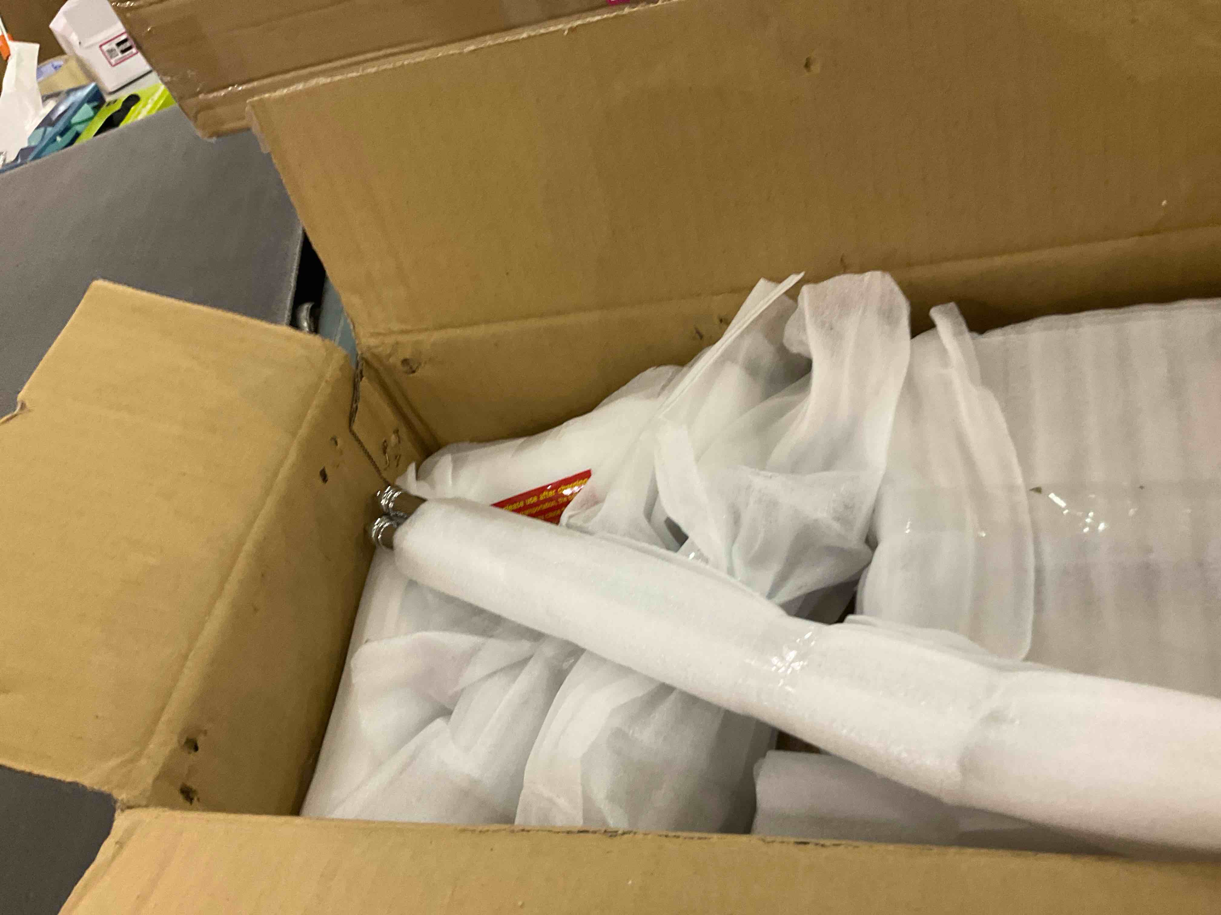 https://s3.amazonaws.com/lotting-images-prod/bidfta/EXS00741906_1705601555097.jpeg