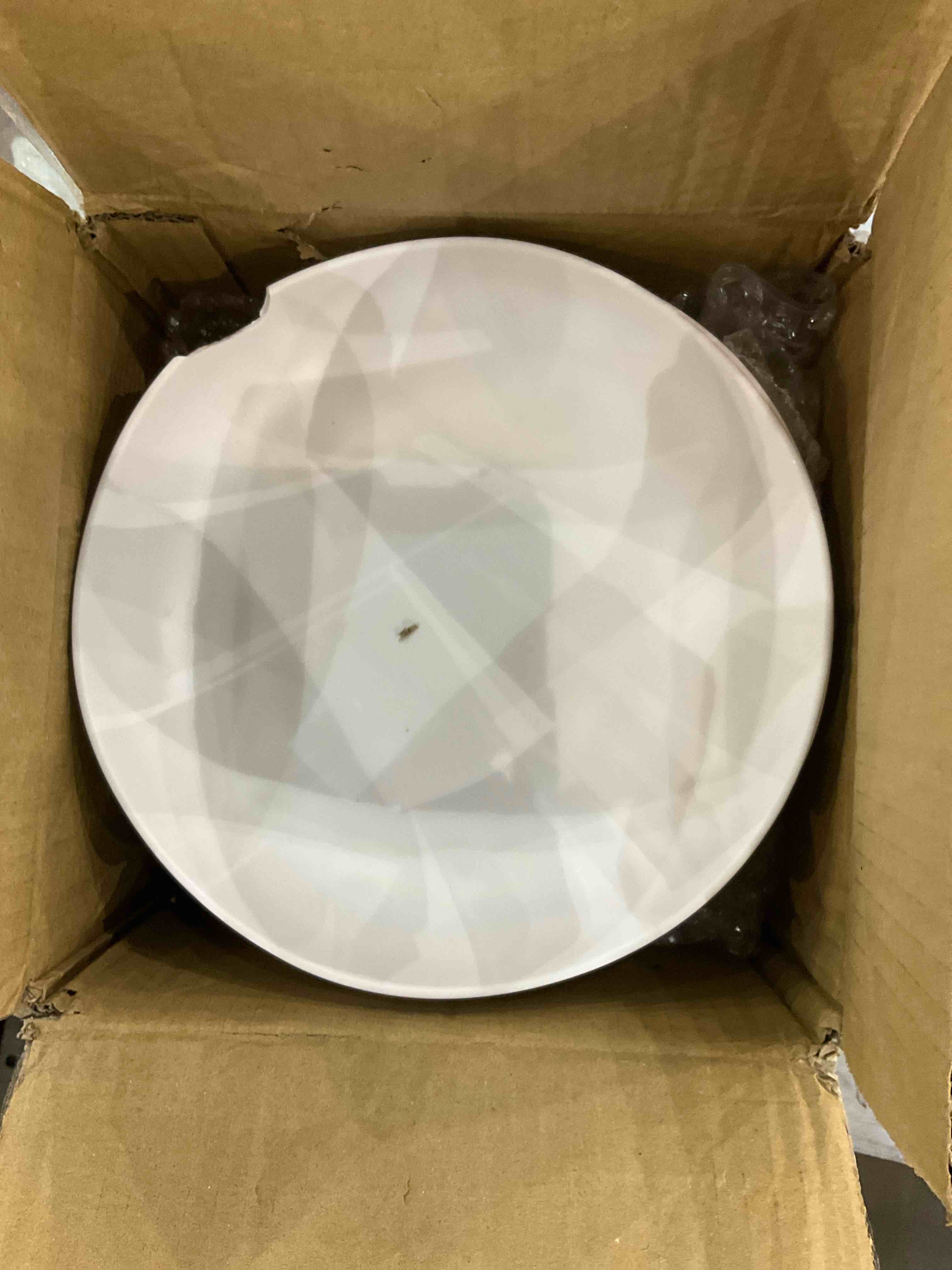 https://s3.amazonaws.com/lotting-images-prod/bidfta/EXS00742279_1702557599901.jpeg