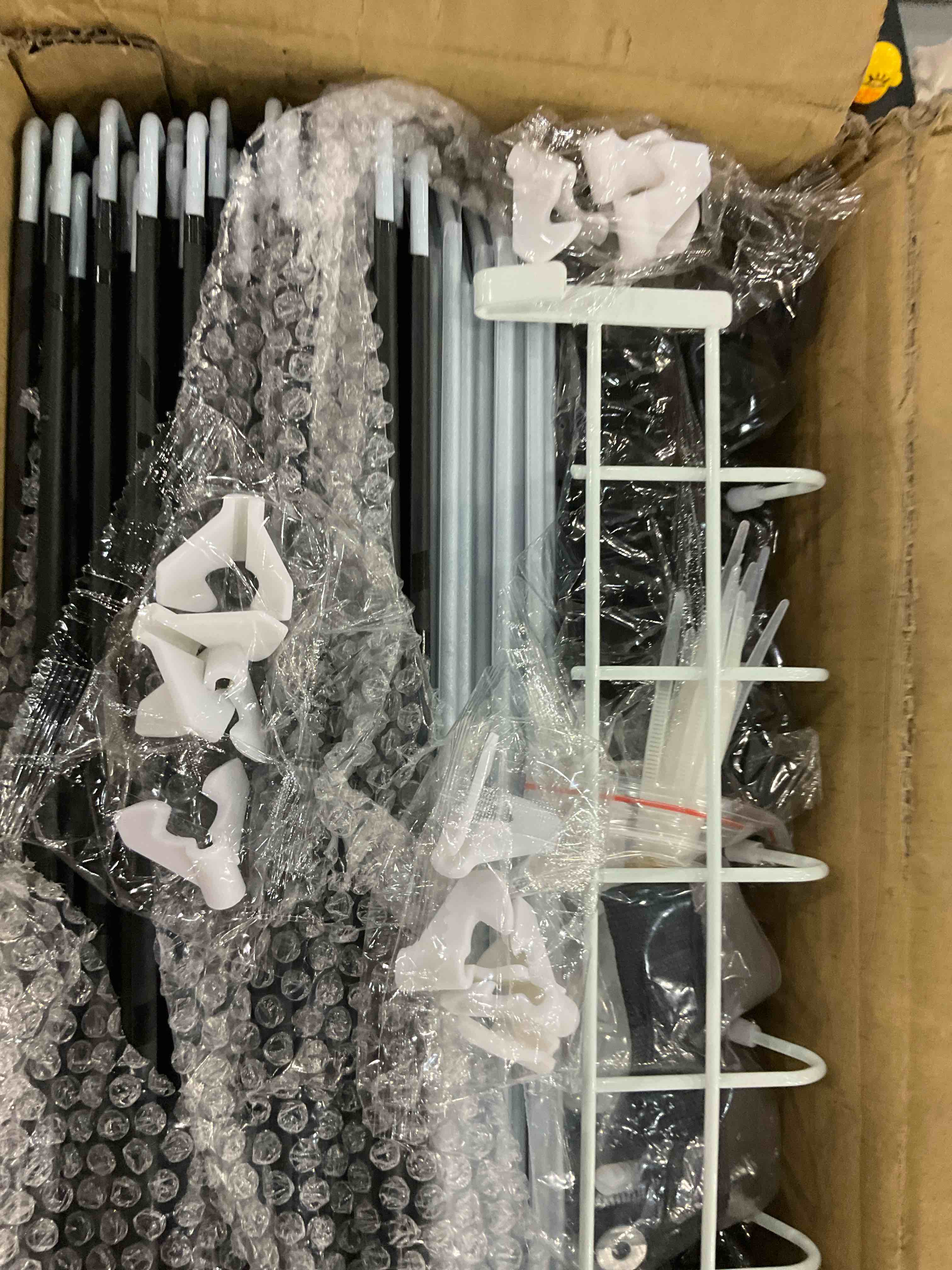 https://s3.amazonaws.com/lotting-images-prod/bidfta/EXS00742287_1702558210695.jpeg