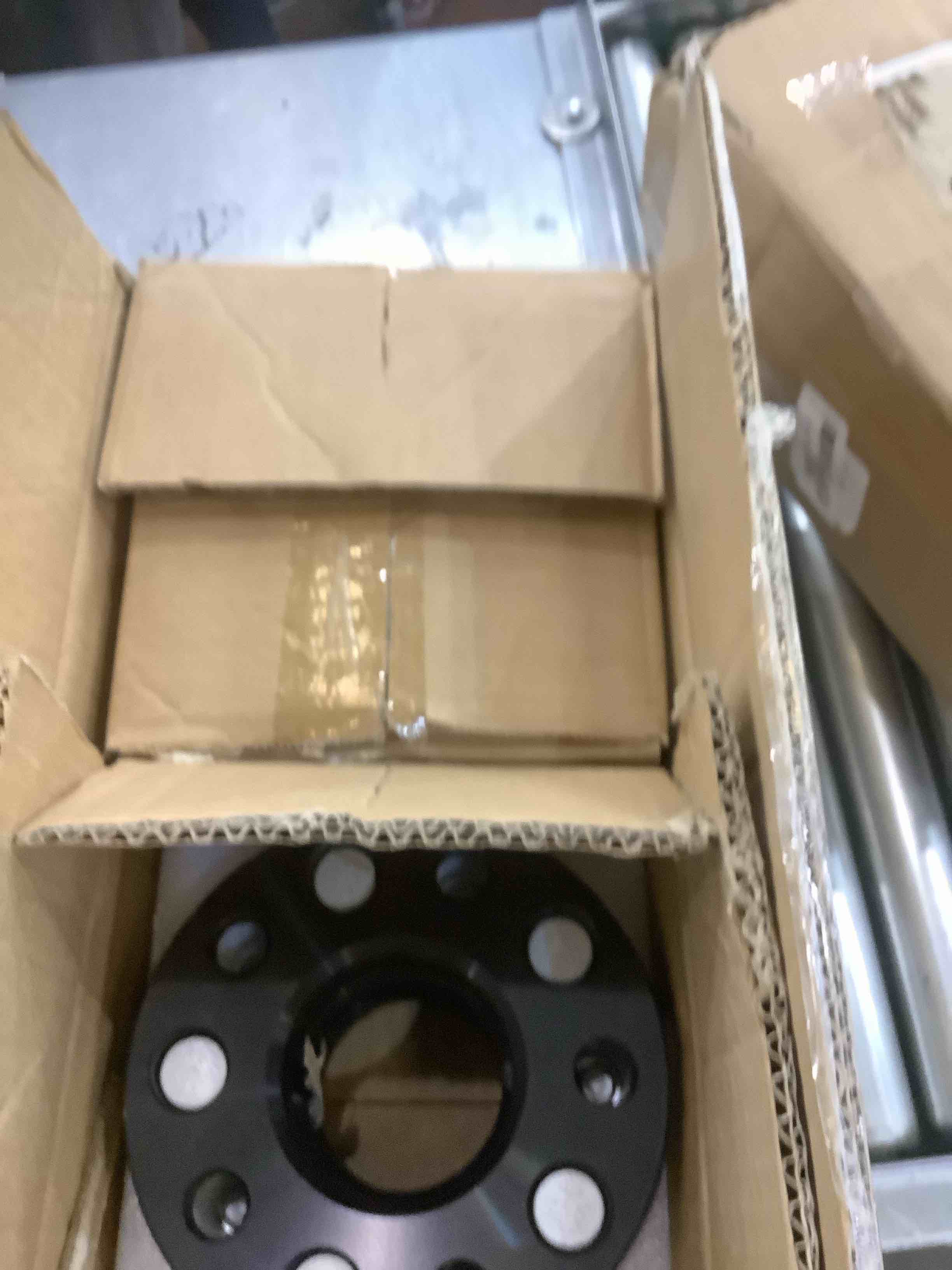 https://s3.amazonaws.com/lotting-images-prod/bidfta/EXS00742907_1702576391245.jpeg