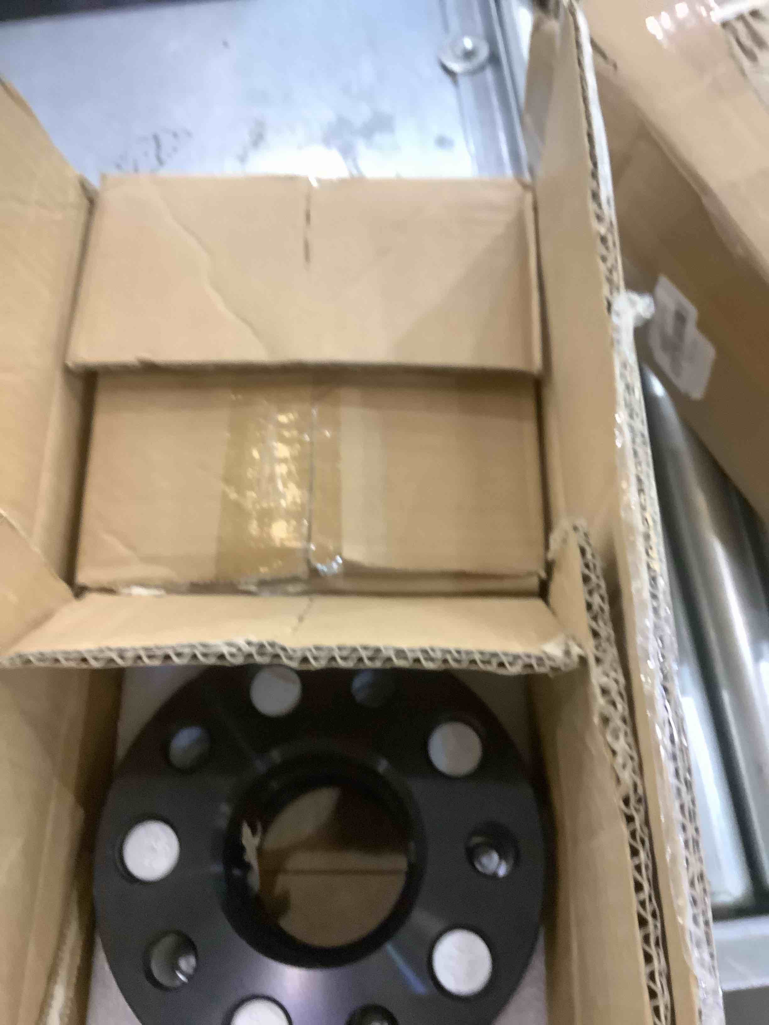 https://s3.amazonaws.com/lotting-images-prod/bidfta/EXS00742907_1702576392802.jpeg