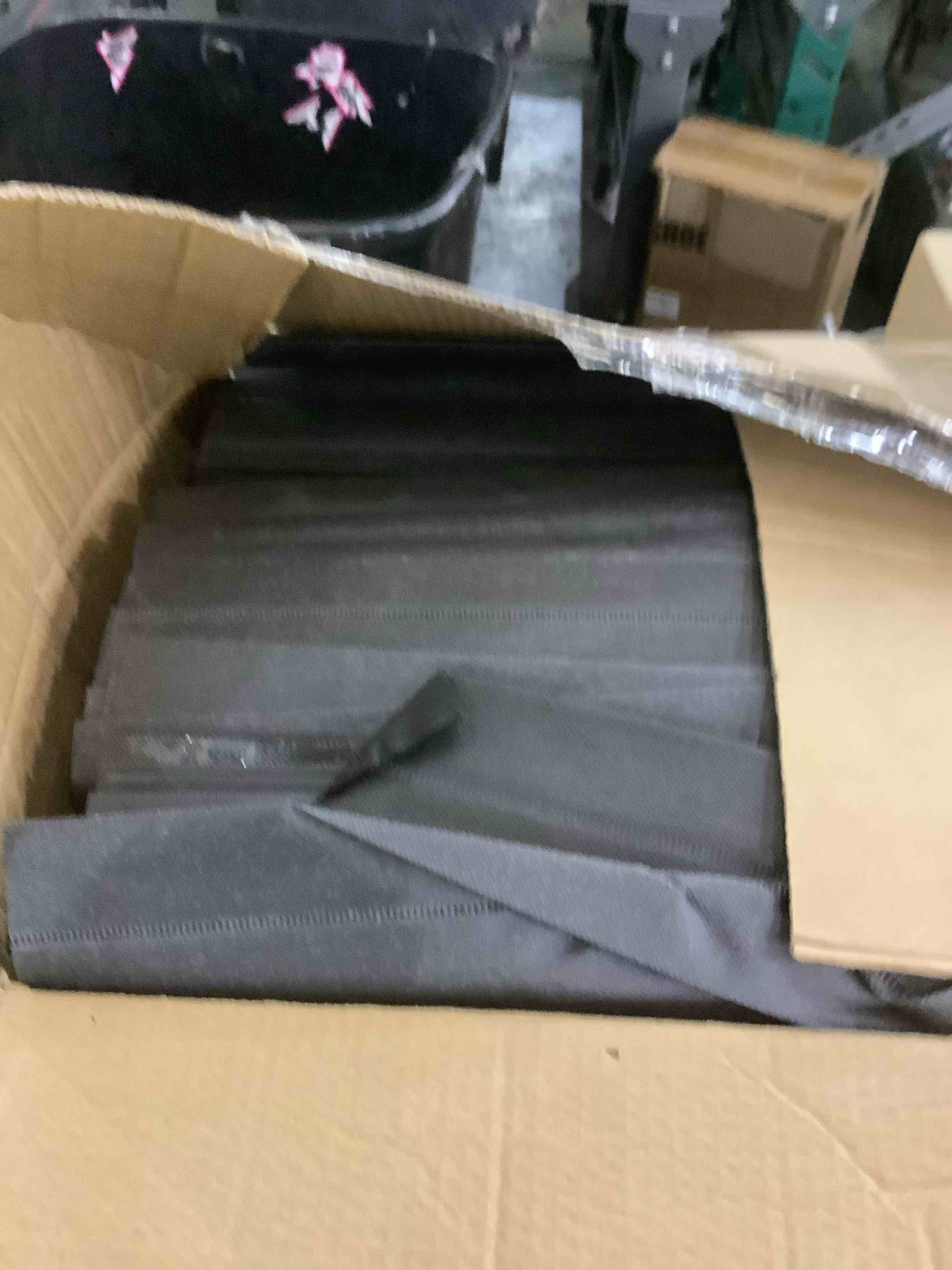 https://s3.amazonaws.com/lotting-images-prod/bidfta/EXS00743101_1701973403731.jpeg
