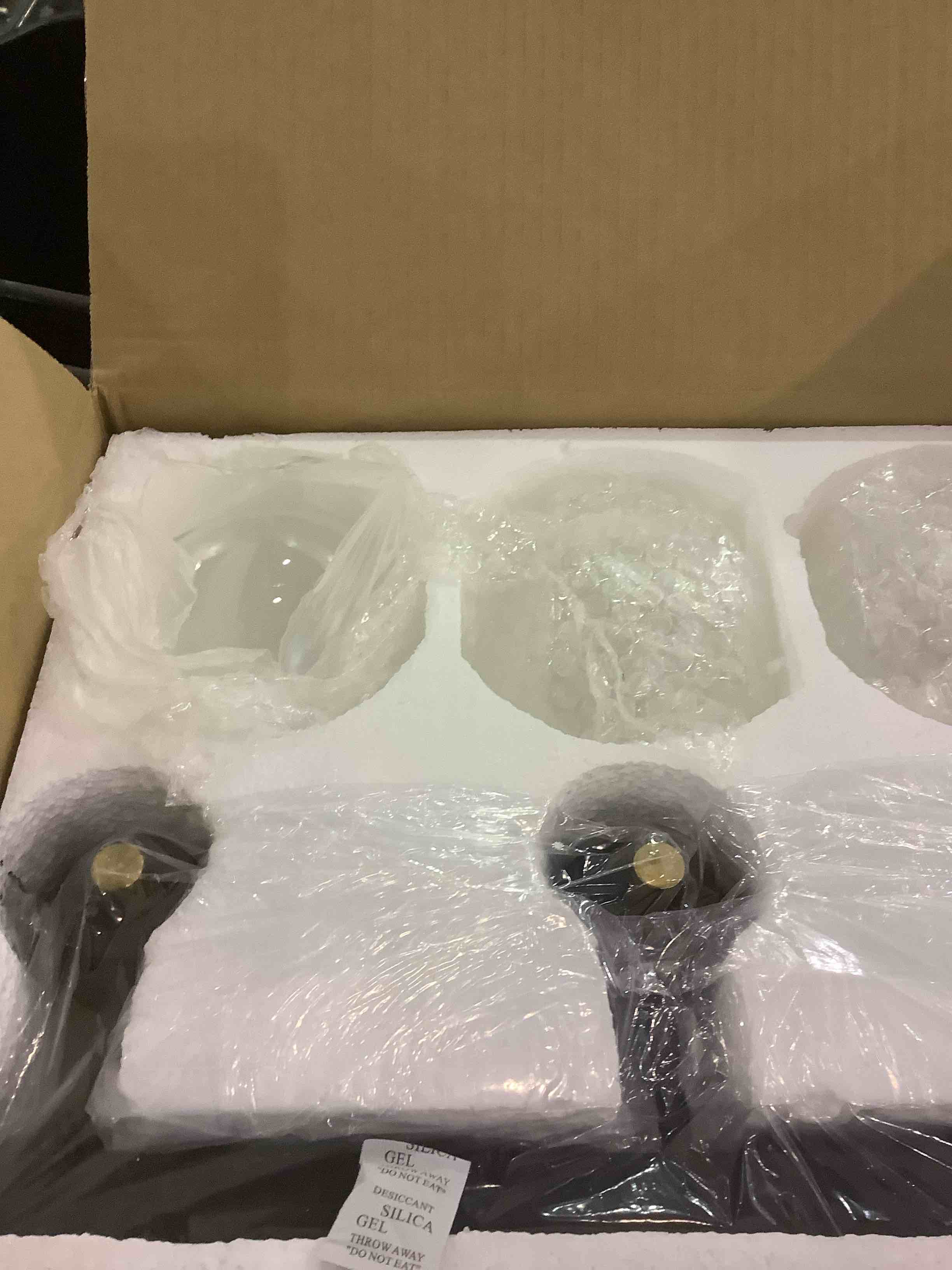 https://s3.amazonaws.com/lotting-images-prod/bidfta/EXS00743292_1702300270304.jpeg