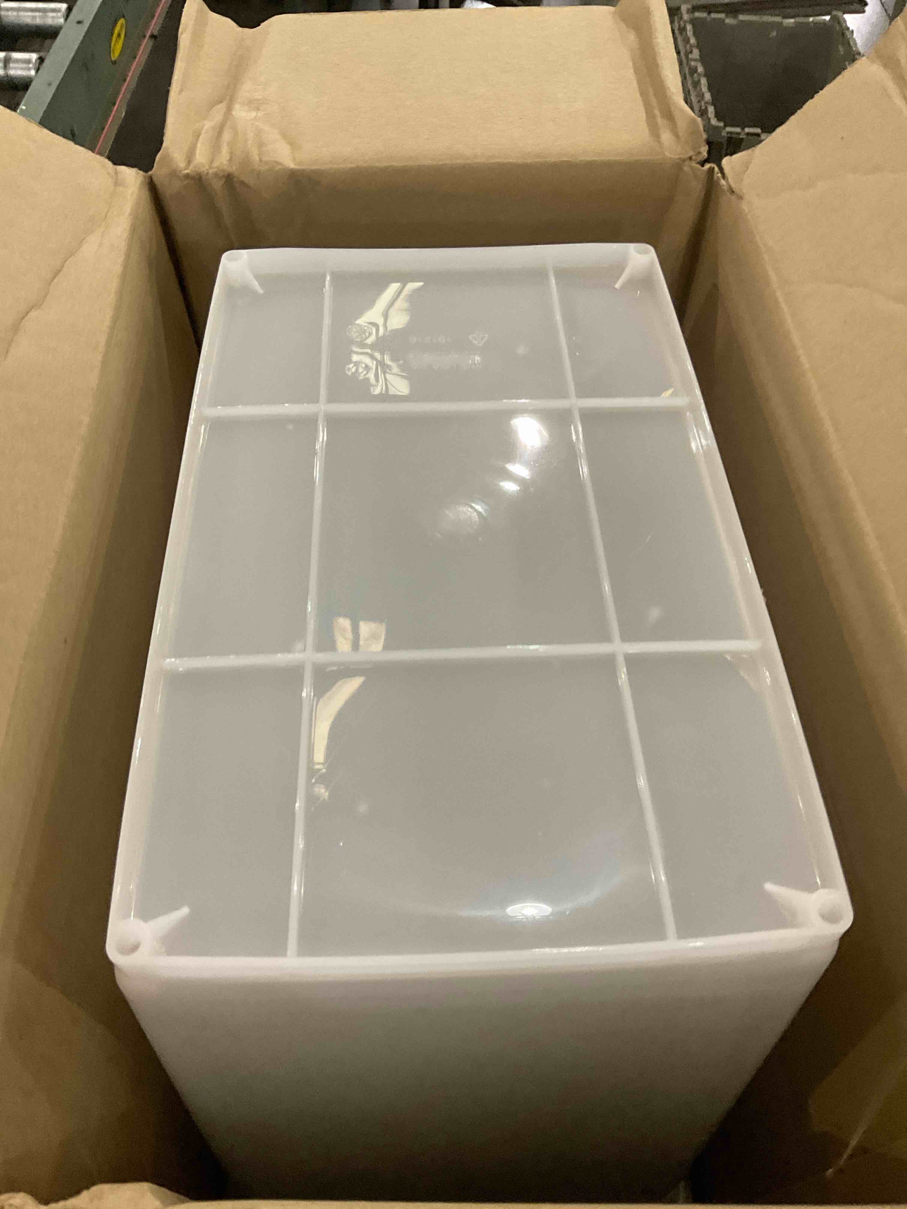 https://s3.amazonaws.com/lotting-images-prod/bidfta/EXS00743573_1702065226467.jpeg