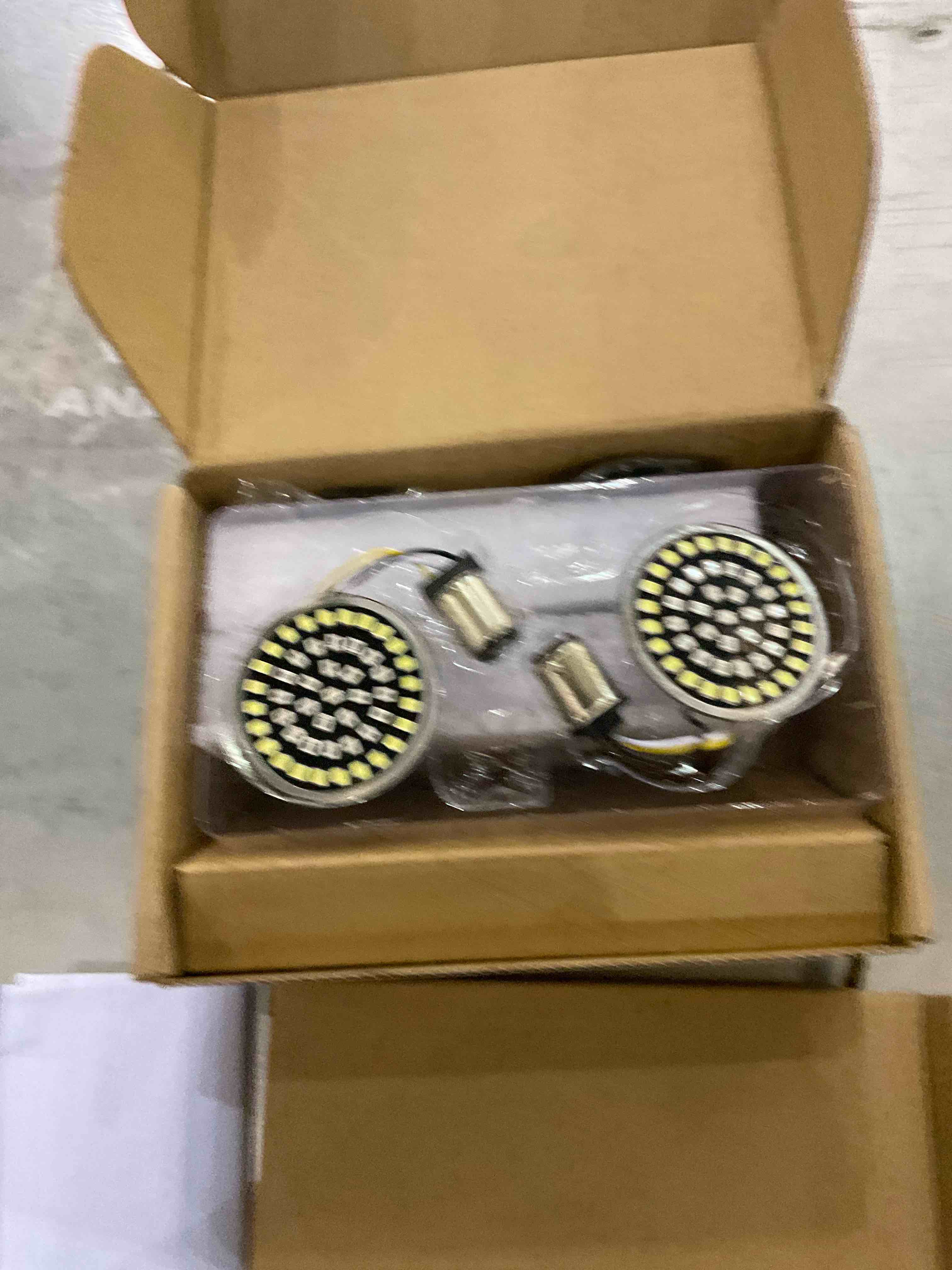 https://s3.amazonaws.com/lotting-images-prod/bidfta/EXS00743708_1702478054503.jpeg