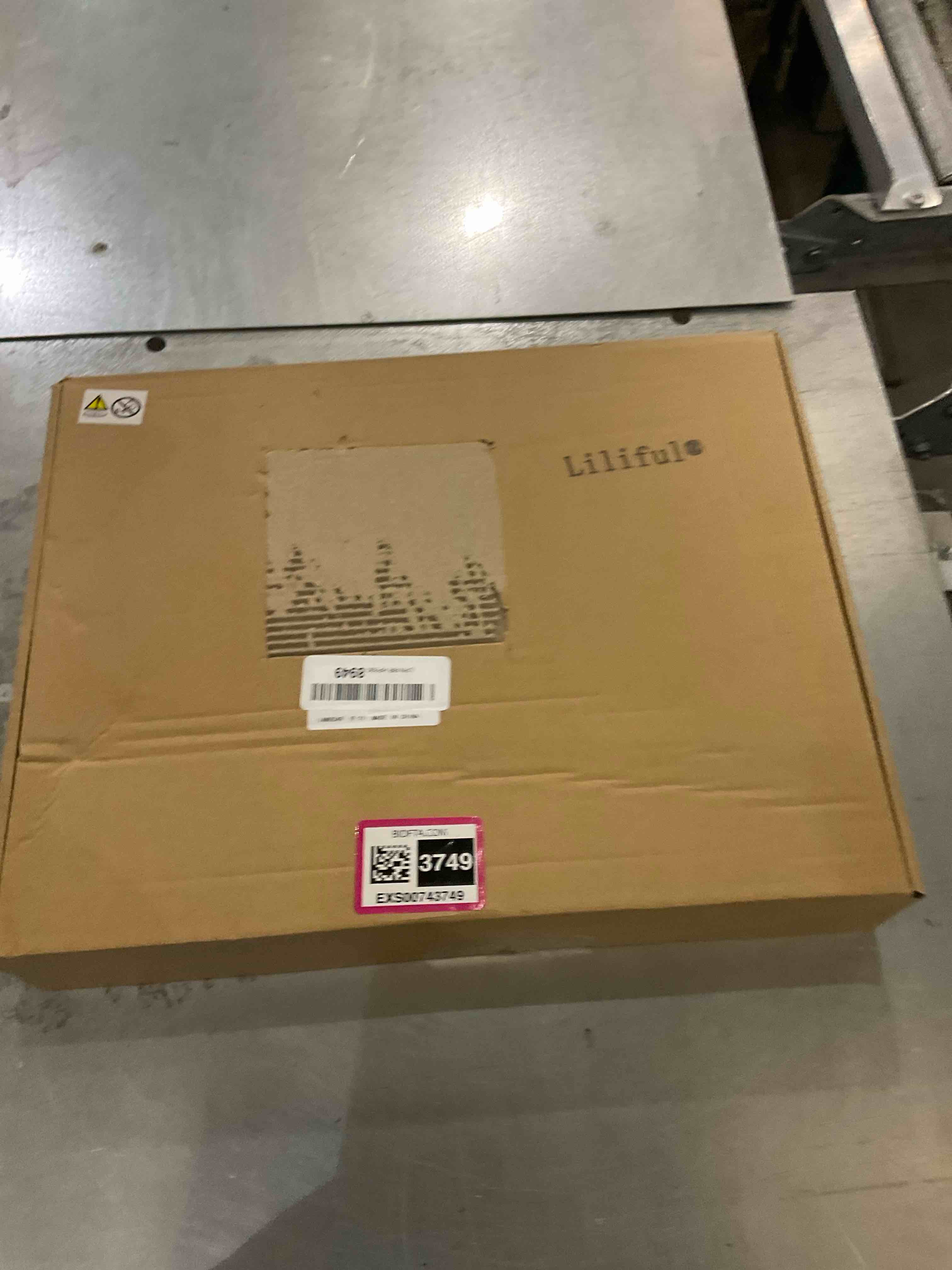 https://s3.amazonaws.com/lotting-images-prod/bidfta/EXS00743749_1702492110073.jpeg