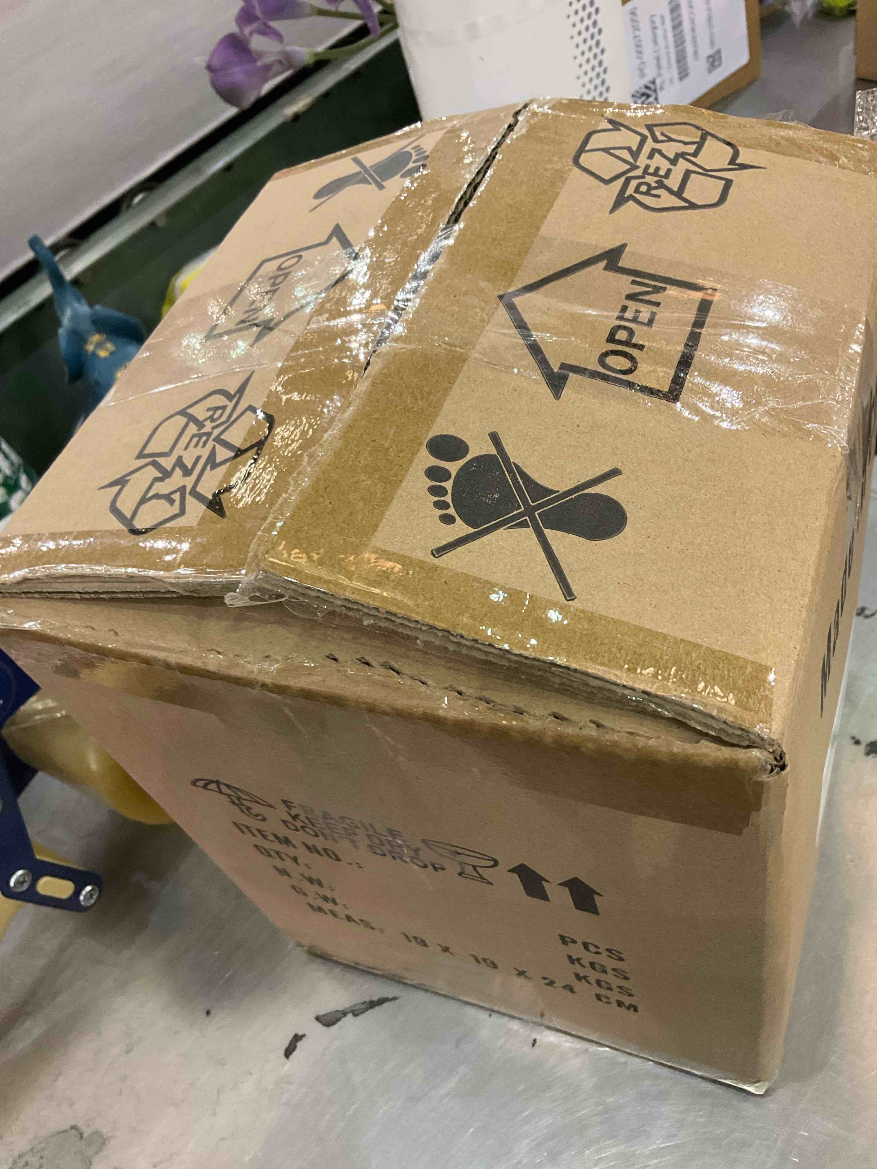 https://s3.amazonaws.com/lotting-images-prod/bidfta/EXS00744418_1702496425273.jpeg