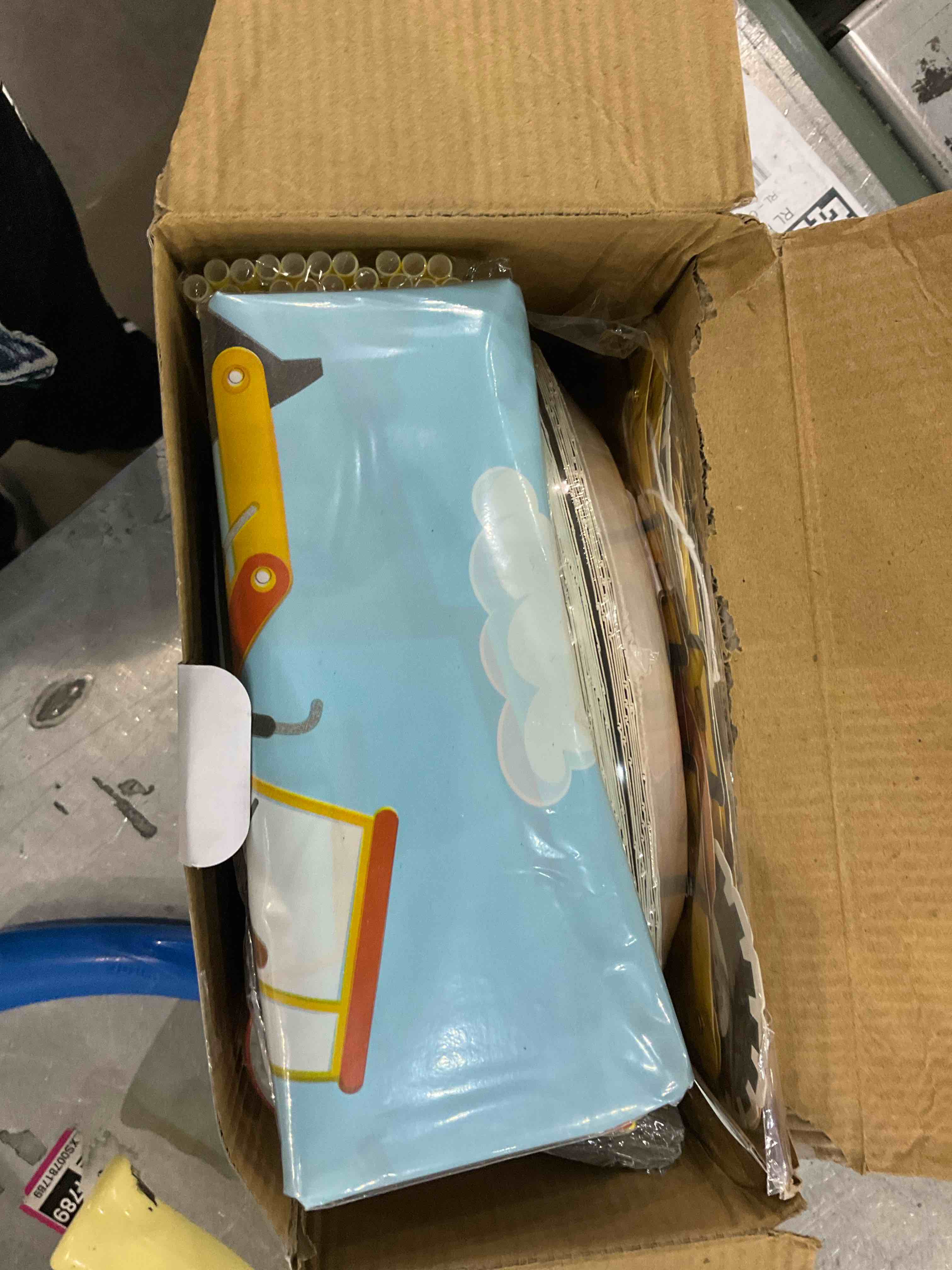 https://s3.amazonaws.com/lotting-images-prod/bidfta/EXS00745013_1702297171052.jpeg