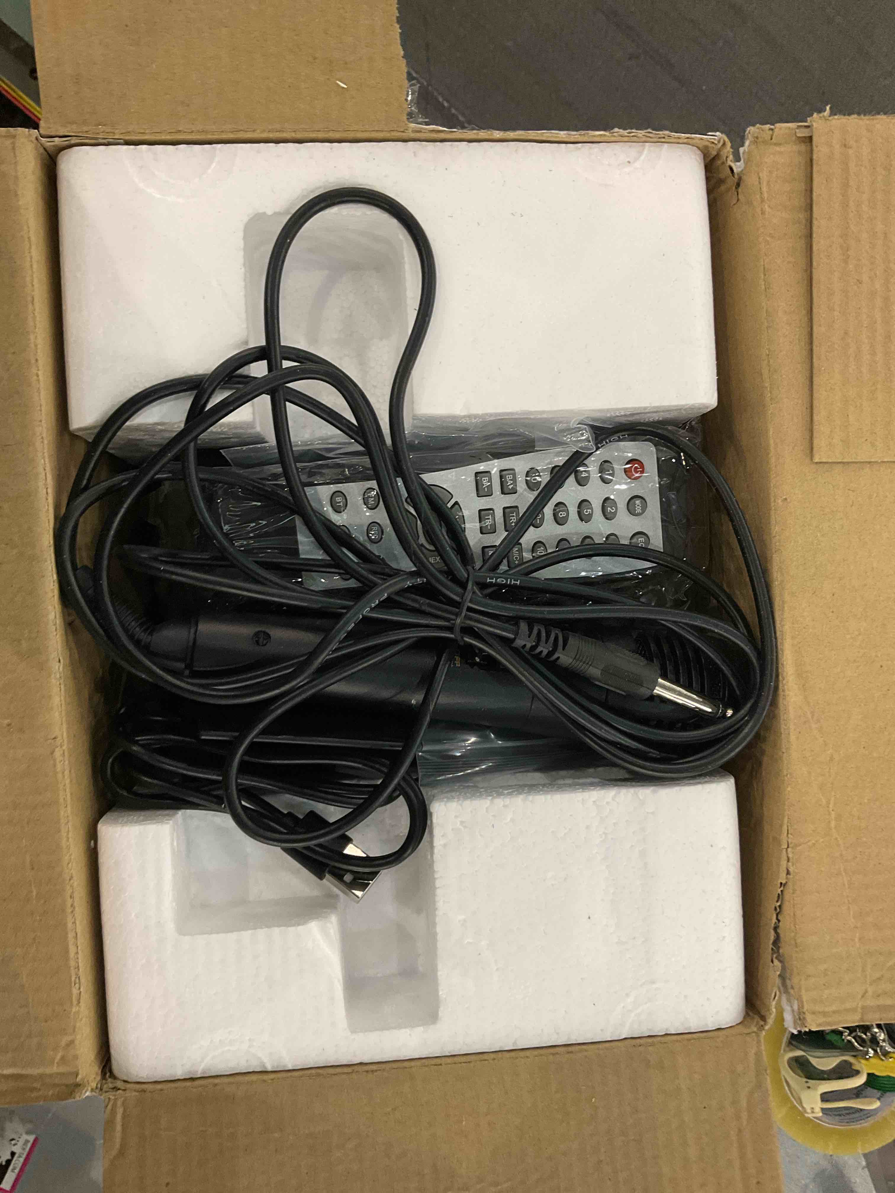 https://s3.amazonaws.com/lotting-images-prod/bidfta/EXS00745319_1702386830876.jpeg