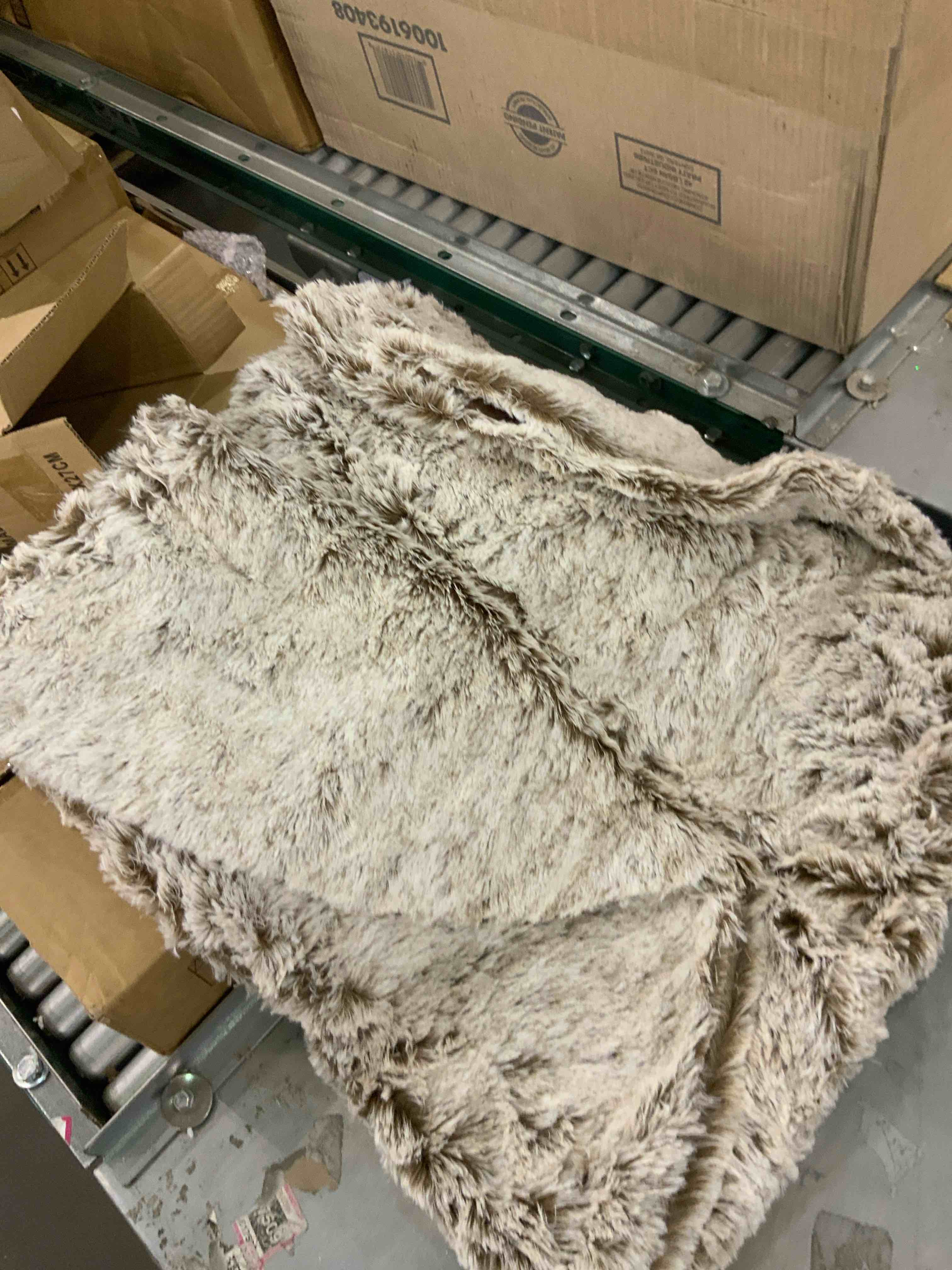 GMOEGEFT Christmas Tree Skirt 48 Inches Brown Plush Faux Fur Xmas Holiday Decorations Ornaments