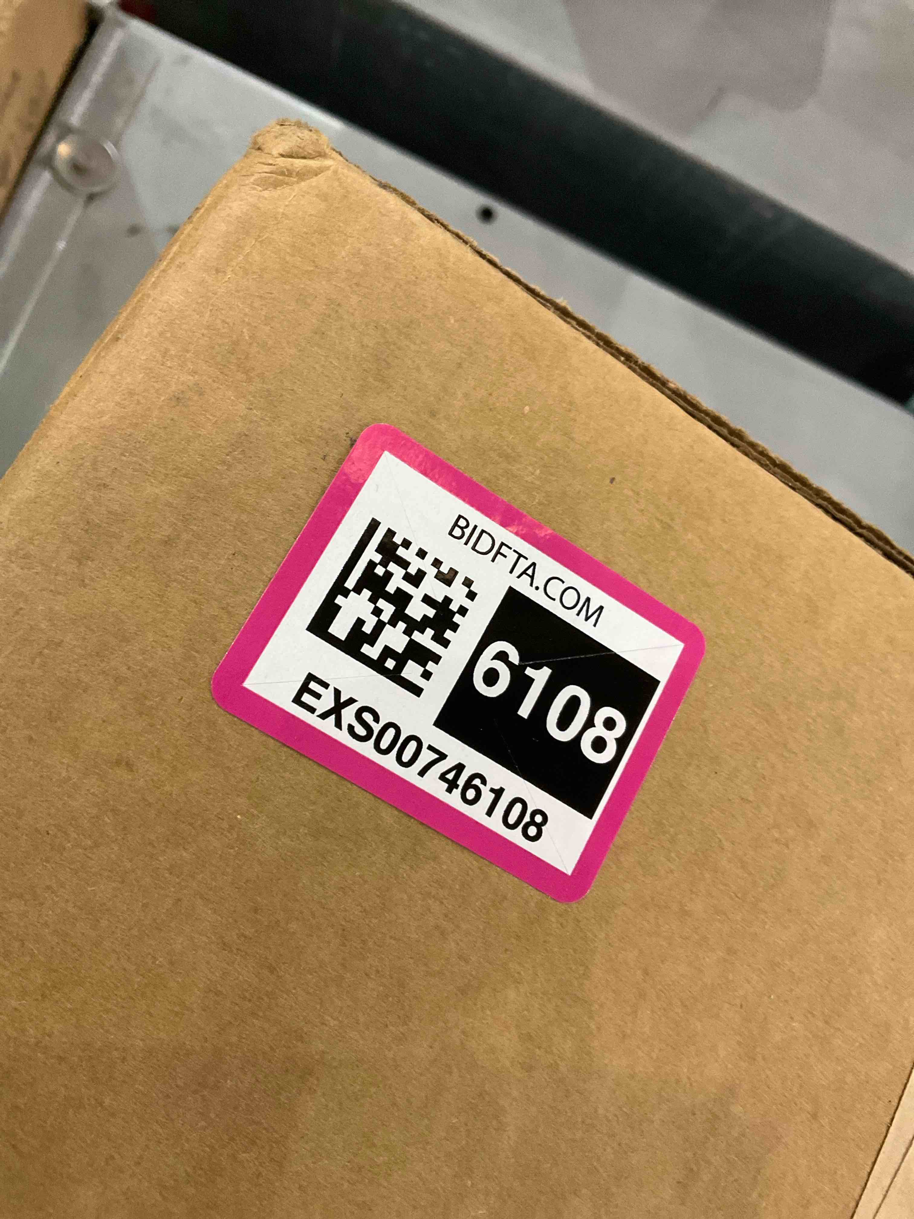 https://s3.amazonaws.com/lotting-images-prod/bidfta/EXS00746108_1702477958623.jpeg