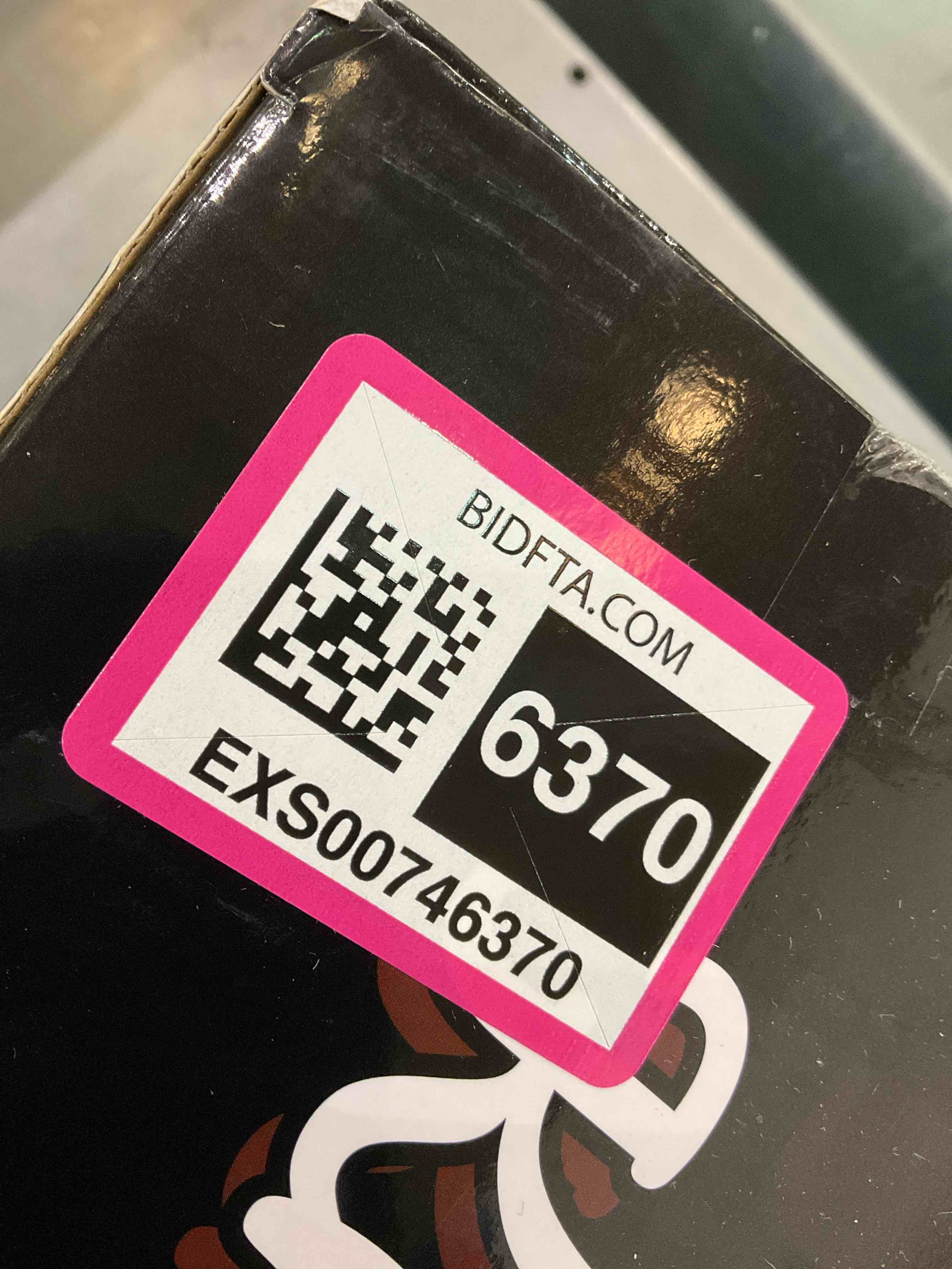 https://s3.amazonaws.com/lotting-images-prod/bidfta/EXS00746370_1702654469693.jpeg