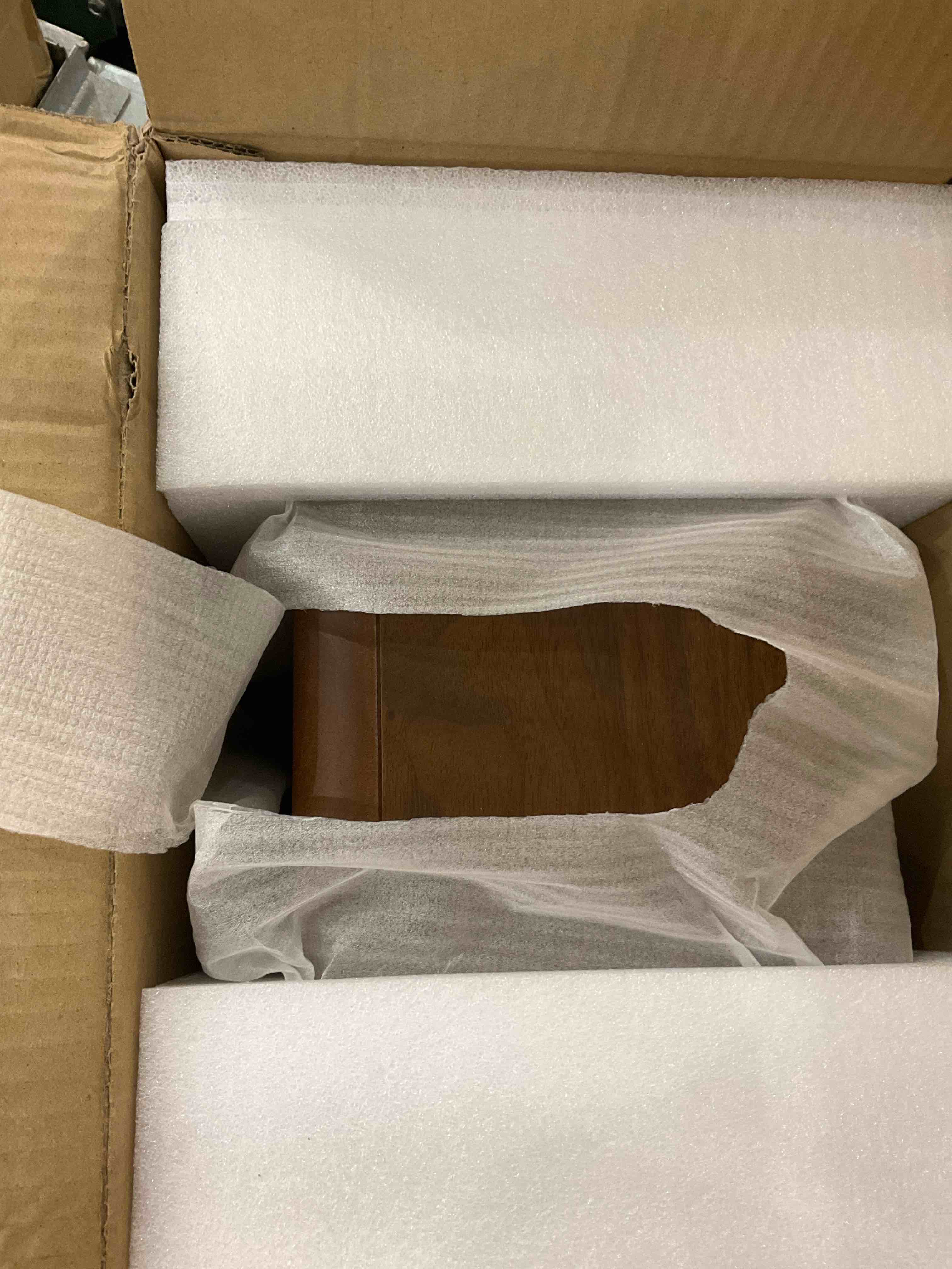https://s3.amazonaws.com/lotting-images-prod/bidfta/EXS00746424_1702664735434.jpeg