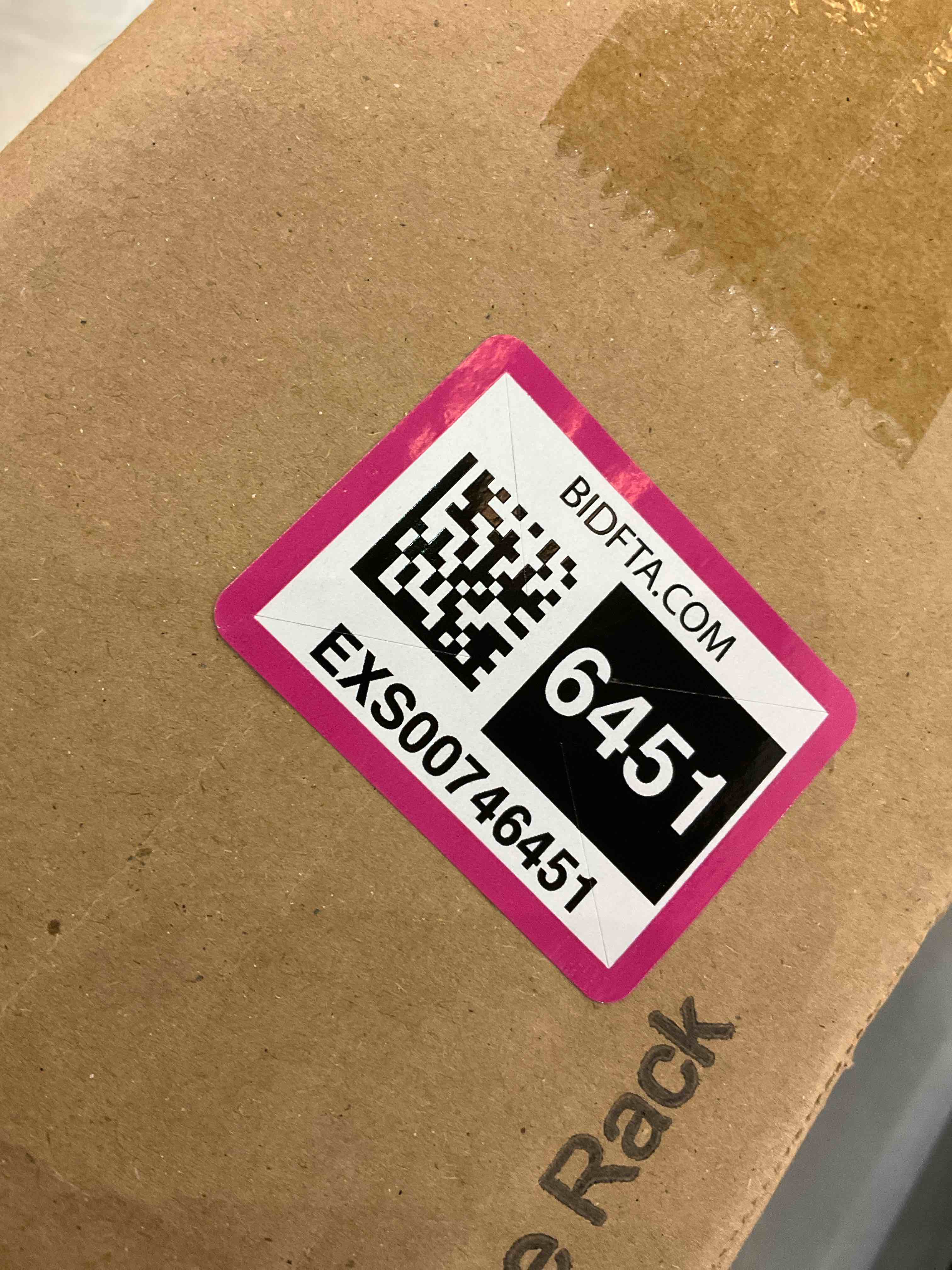 https://s3.amazonaws.com/lotting-images-prod/bidfta/EXS00746451_1702669803362.jpeg