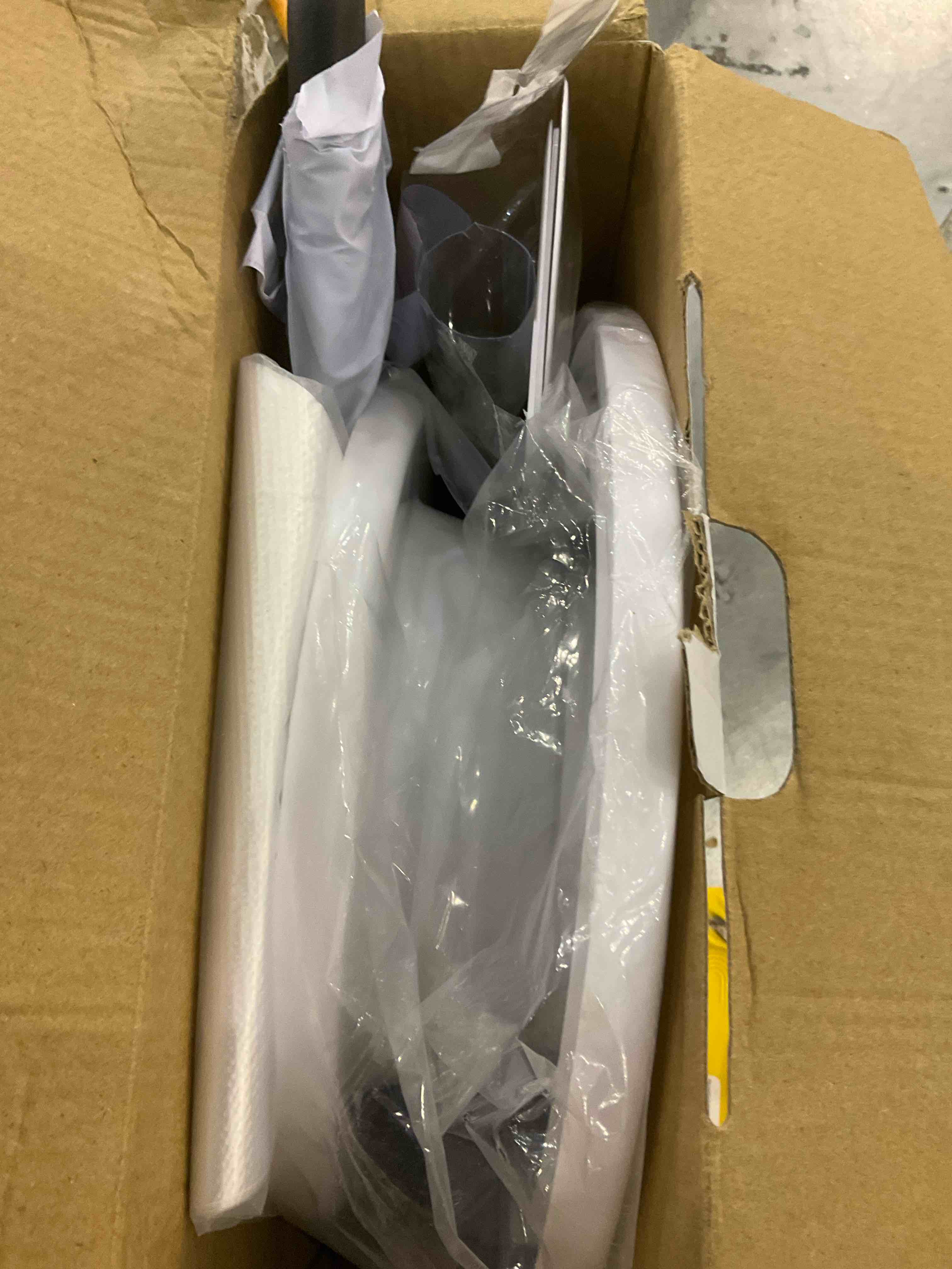 https://s3.amazonaws.com/lotting-images-prod/bidfta/EXS00747041_1702470377580.jpeg
