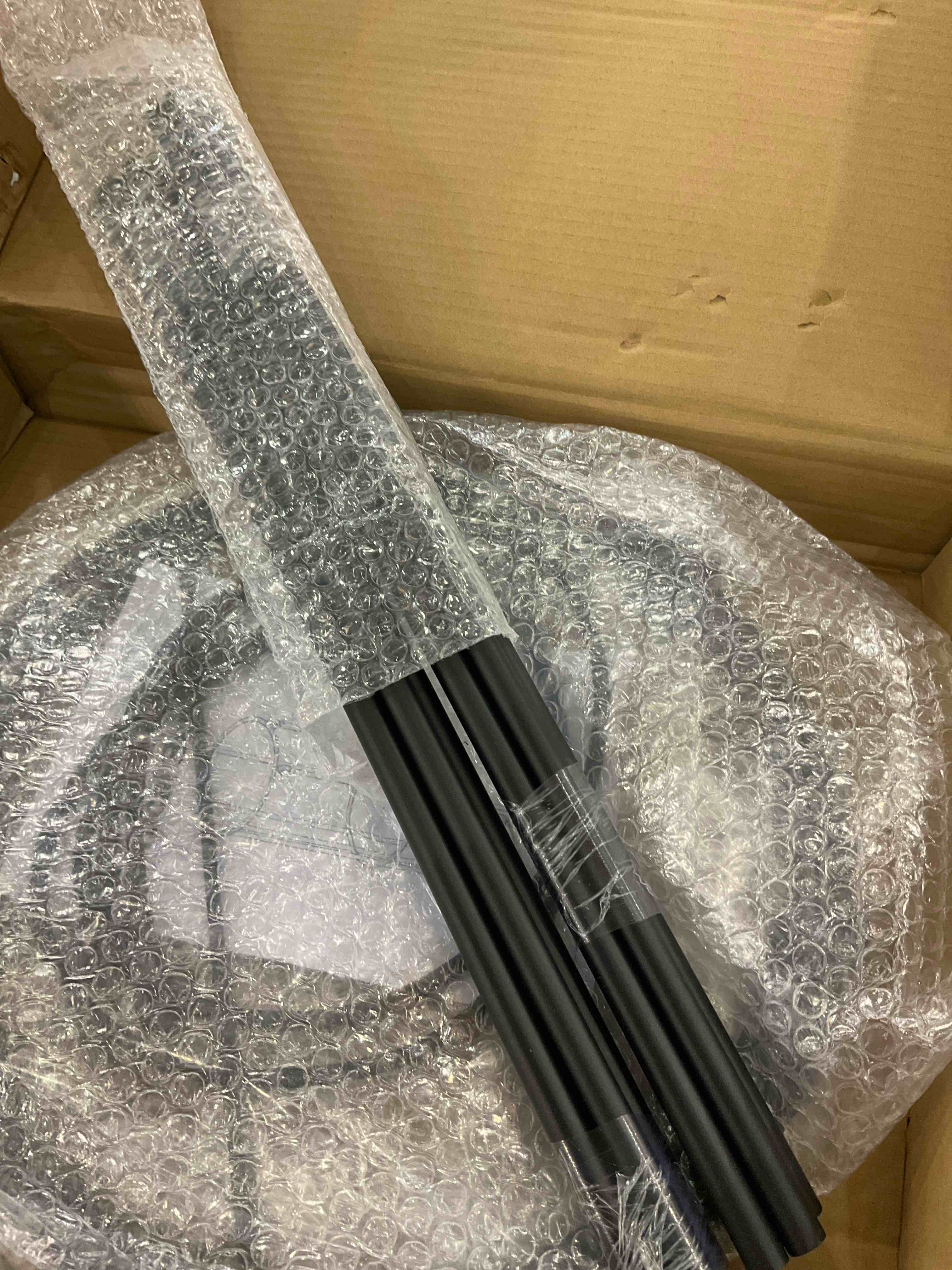 https://s3.amazonaws.com/lotting-images-prod/bidfta/EXS00747491_1702668718745.jpeg