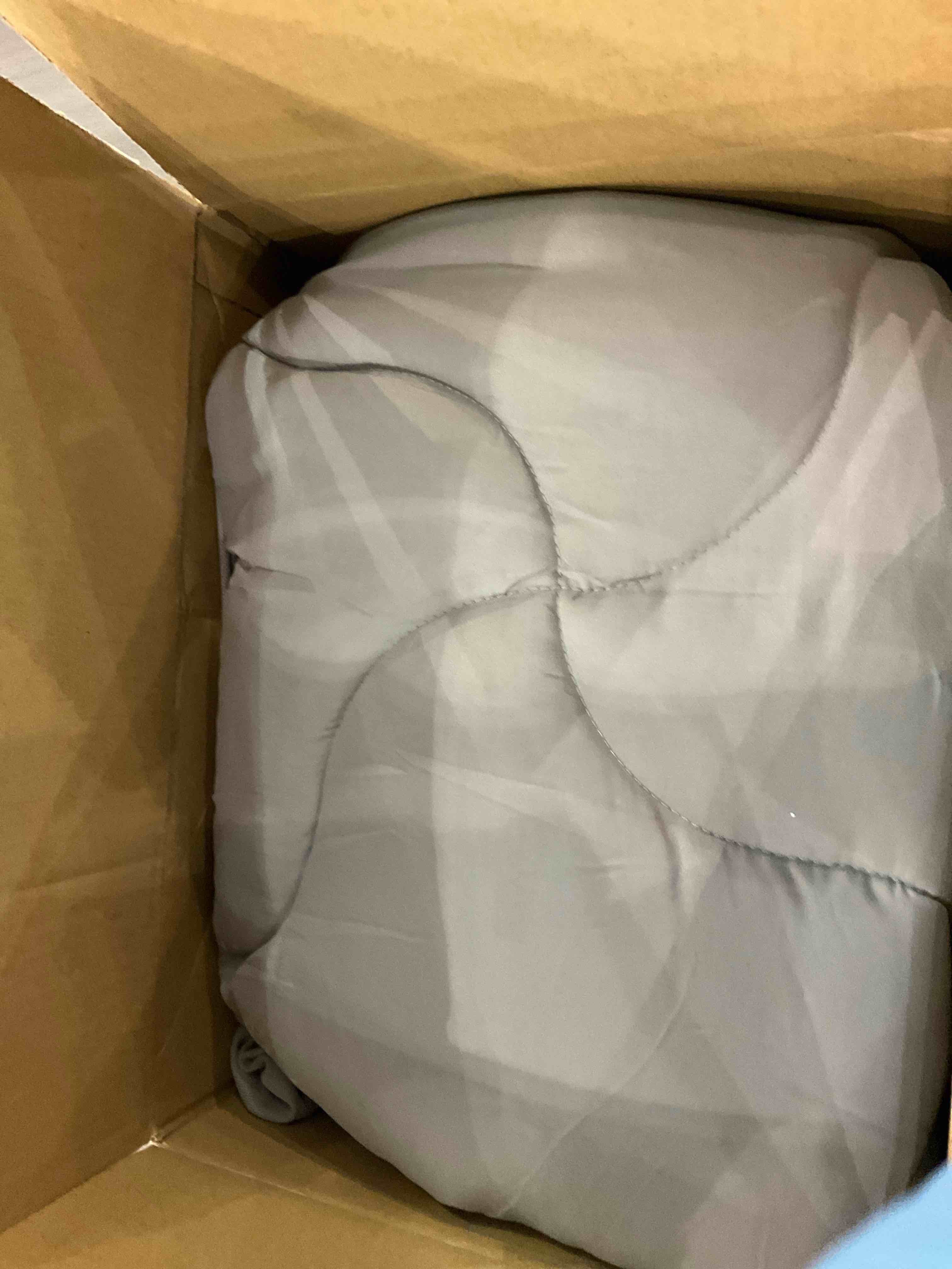 https://s3.amazonaws.com/lotting-images-prod/bidfta/EXS00747820_1702469911847.jpeg