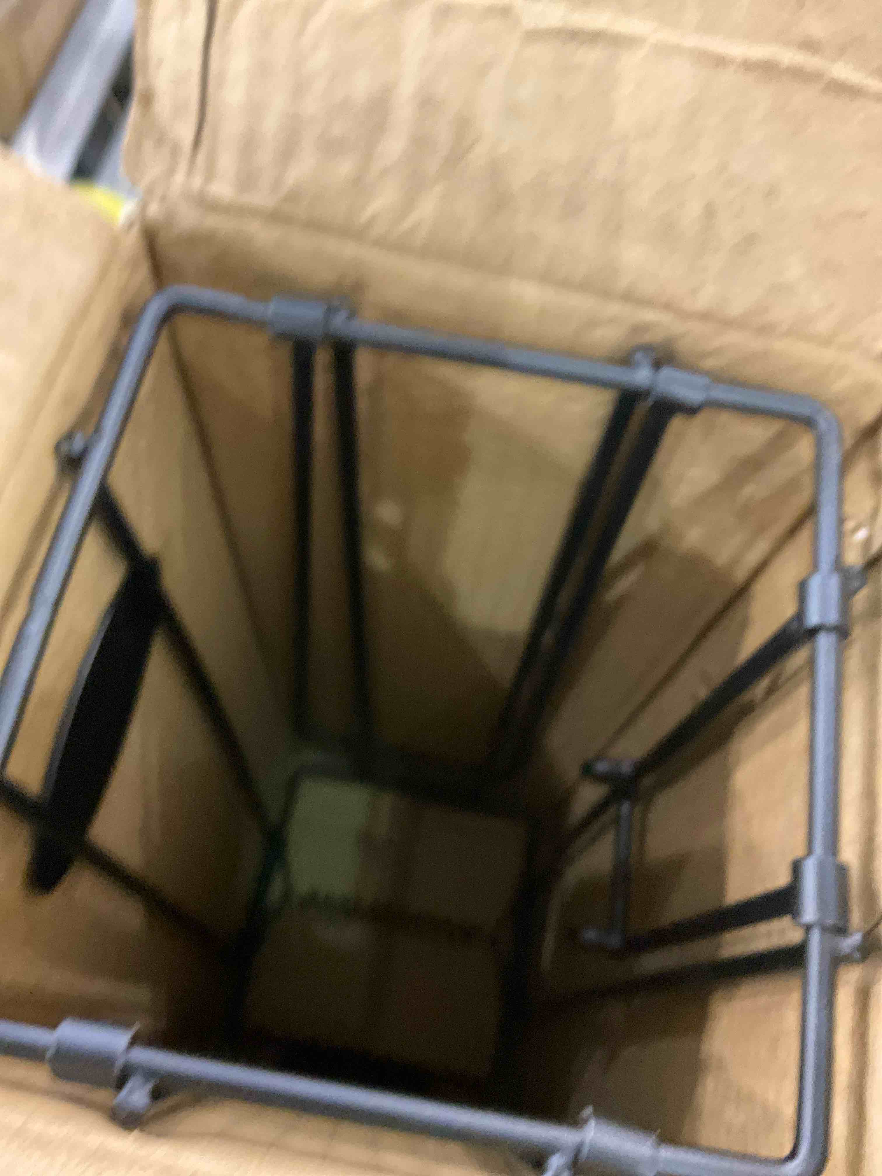 https://s3.amazonaws.com/lotting-images-prod/bidfta/EXS00748003_1701864999823.jpeg