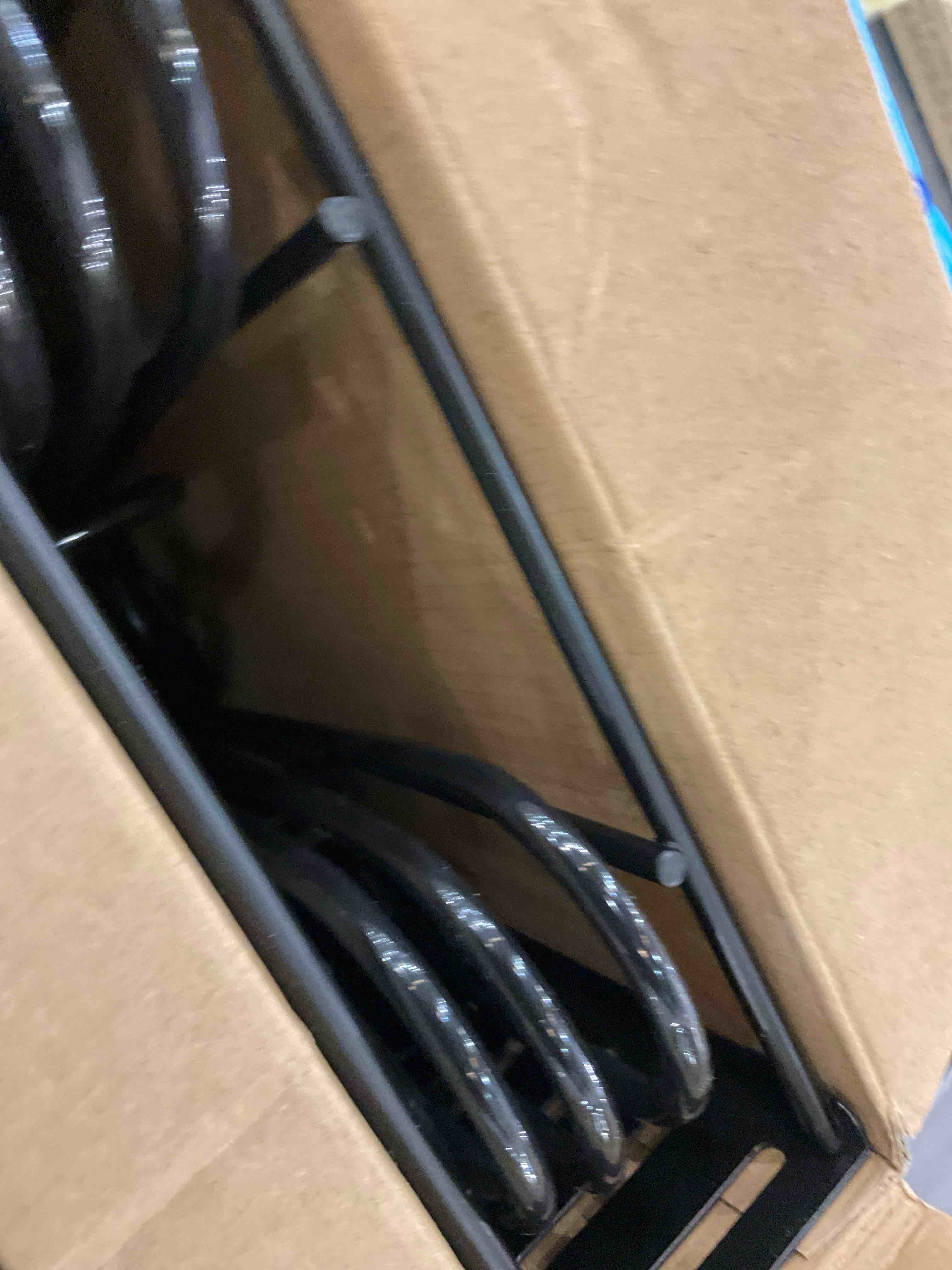 https://s3.amazonaws.com/lotting-images-prod/bidfta/EXS00748288_1701972886618.jpeg