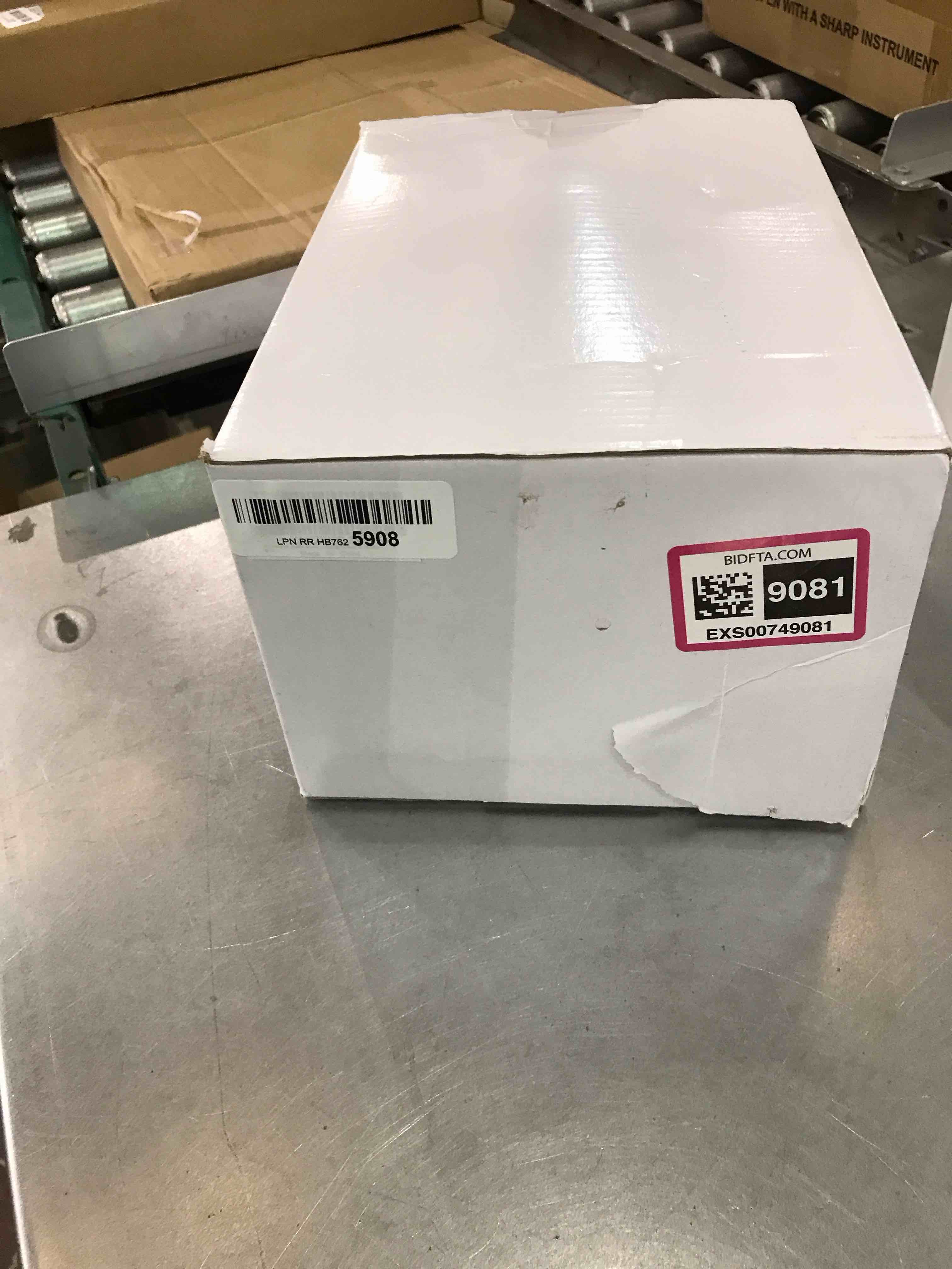https://s3.amazonaws.com/lotting-images-prod/bidfta/EXS00749081_1704392001128.jpeg