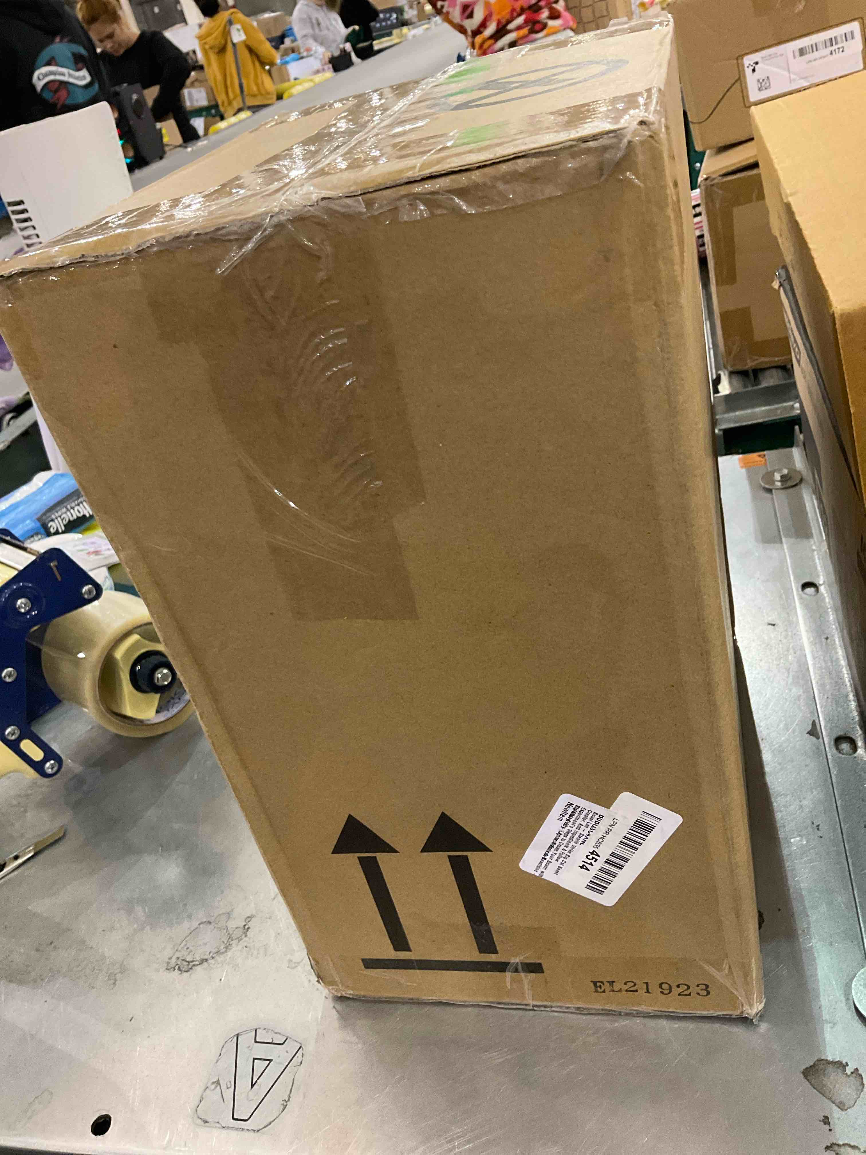 https://s3.amazonaws.com/lotting-images-prod/bidfta/EXS00749674_1701978232151.jpeg