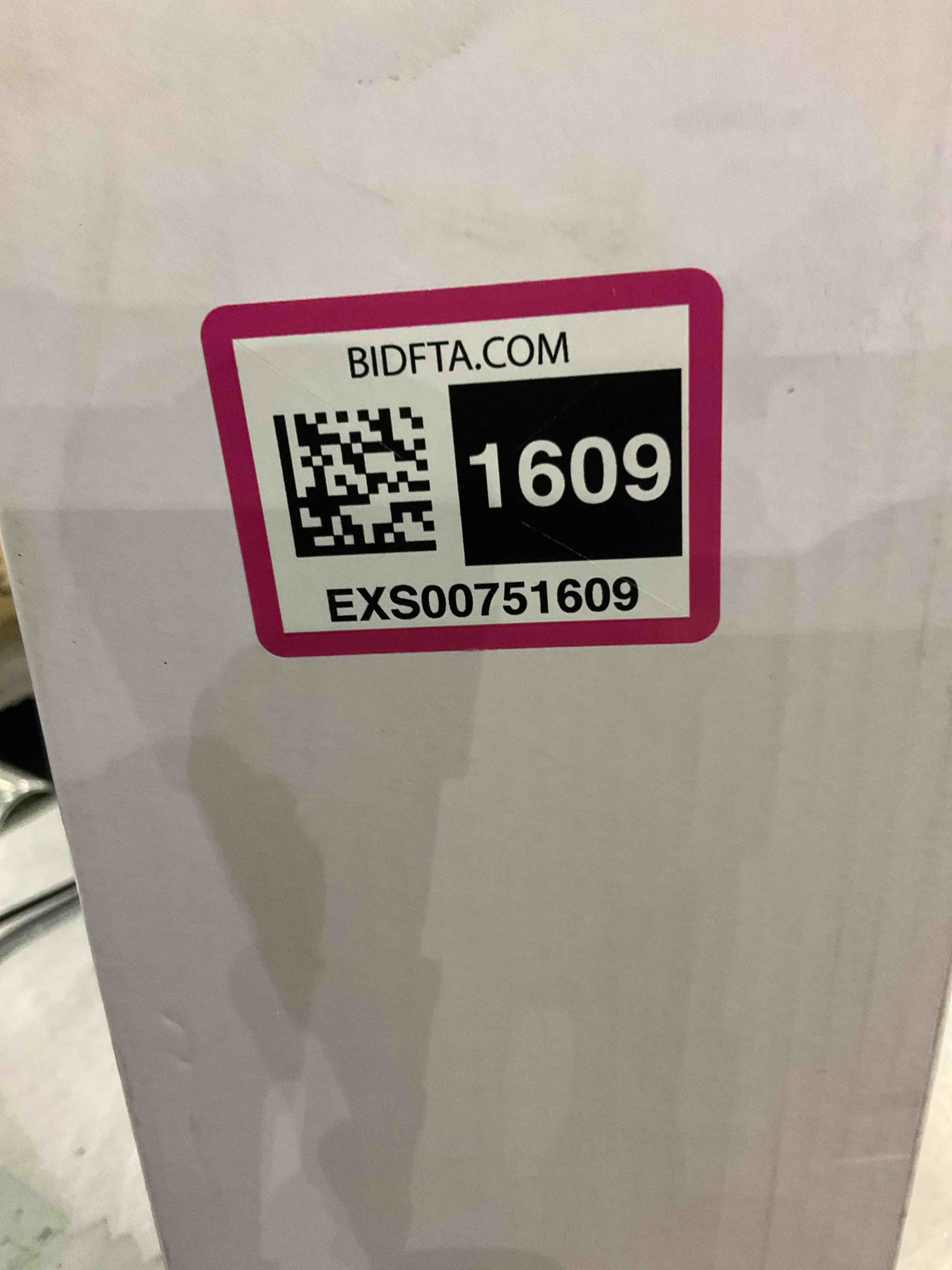 https://s3.amazonaws.com/lotting-images-prod/bidfta/EXS00751609_1706625884511.jpeg