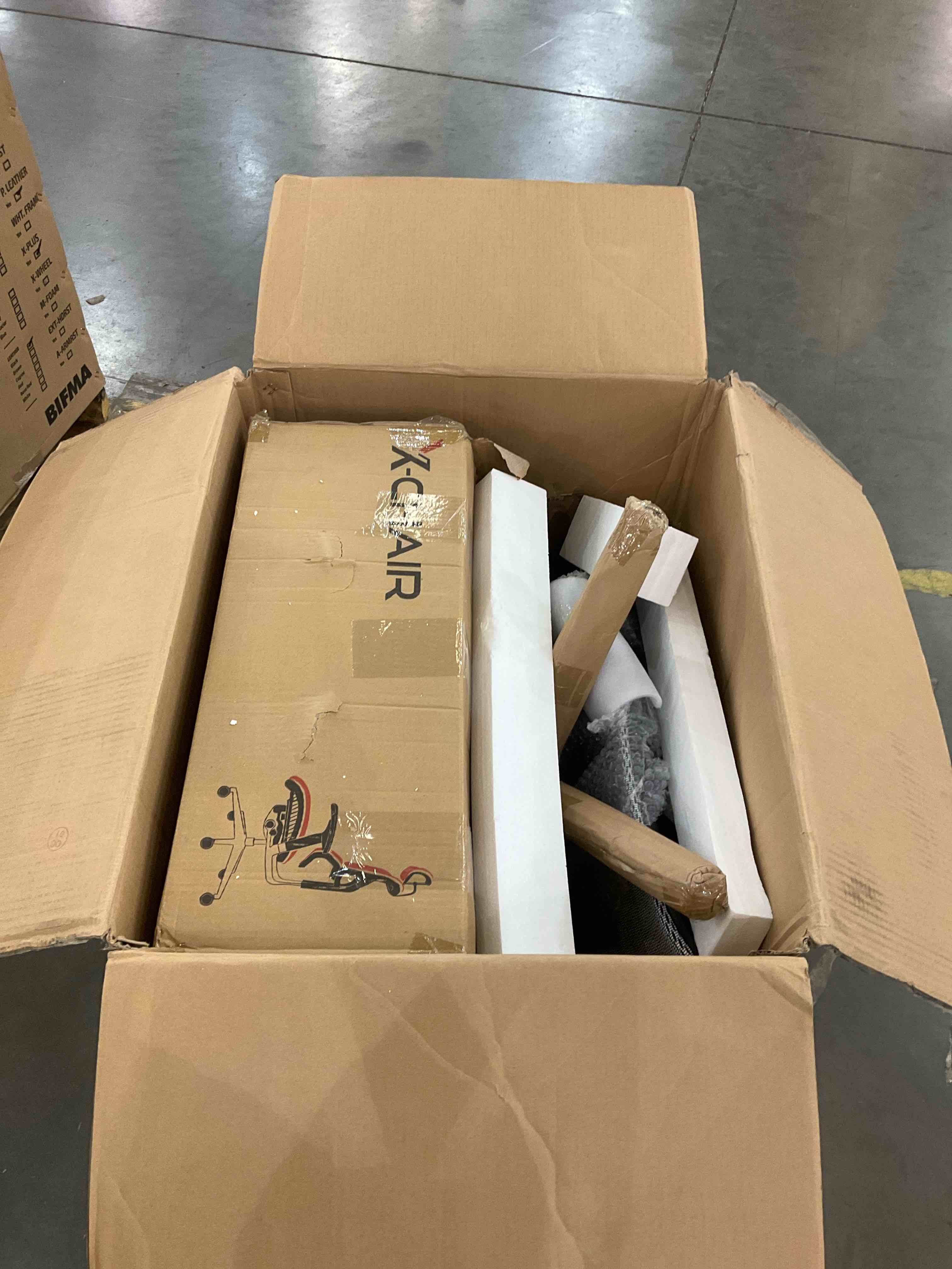 https://s3.amazonaws.com/lotting-images-prod/bidfta/EXS00752525_1702408513818.jpeg