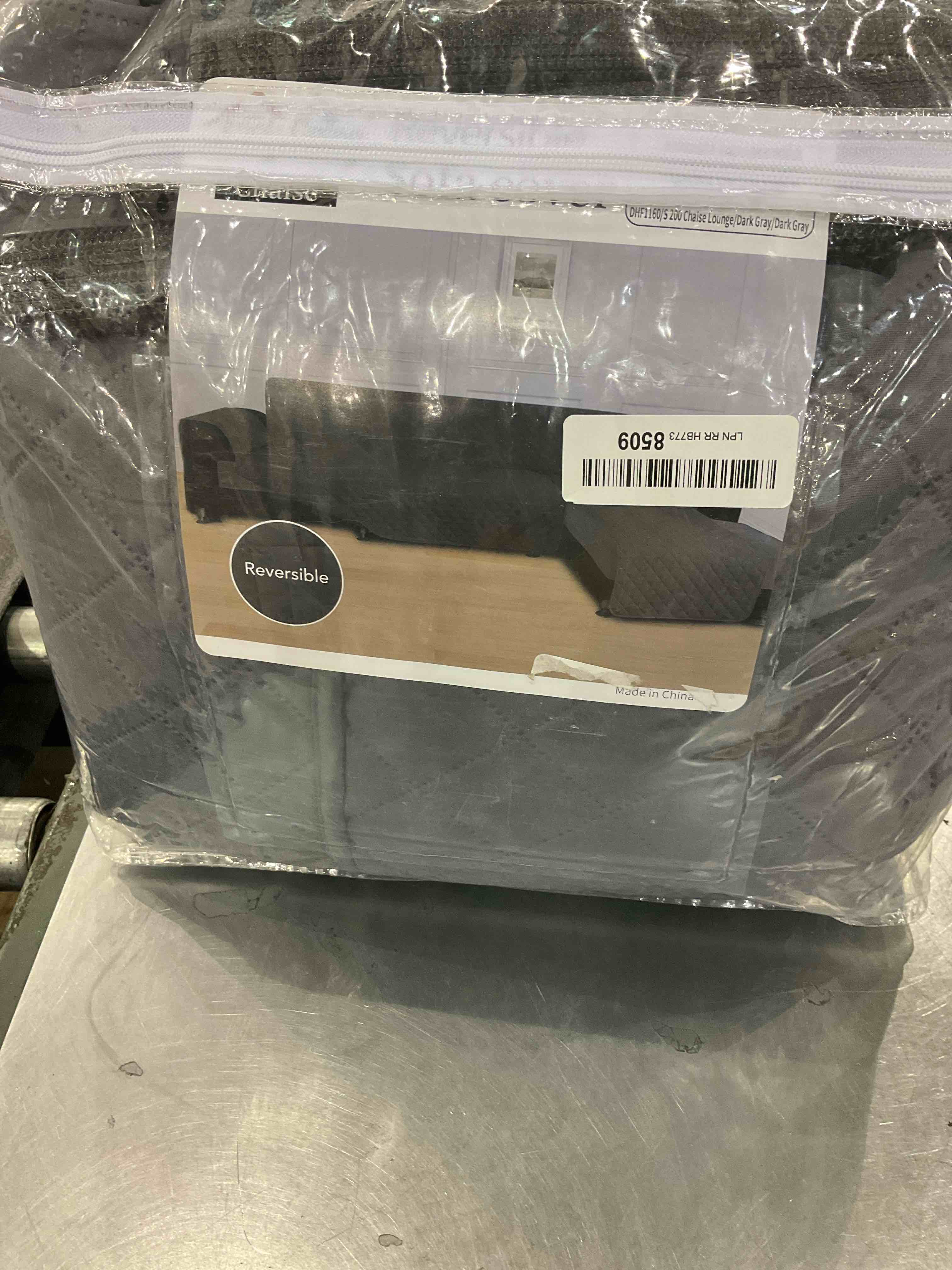 https://s3.amazonaws.com/lotting-images-prod/bidfta/EXS00753148_1702992153332.jpeg