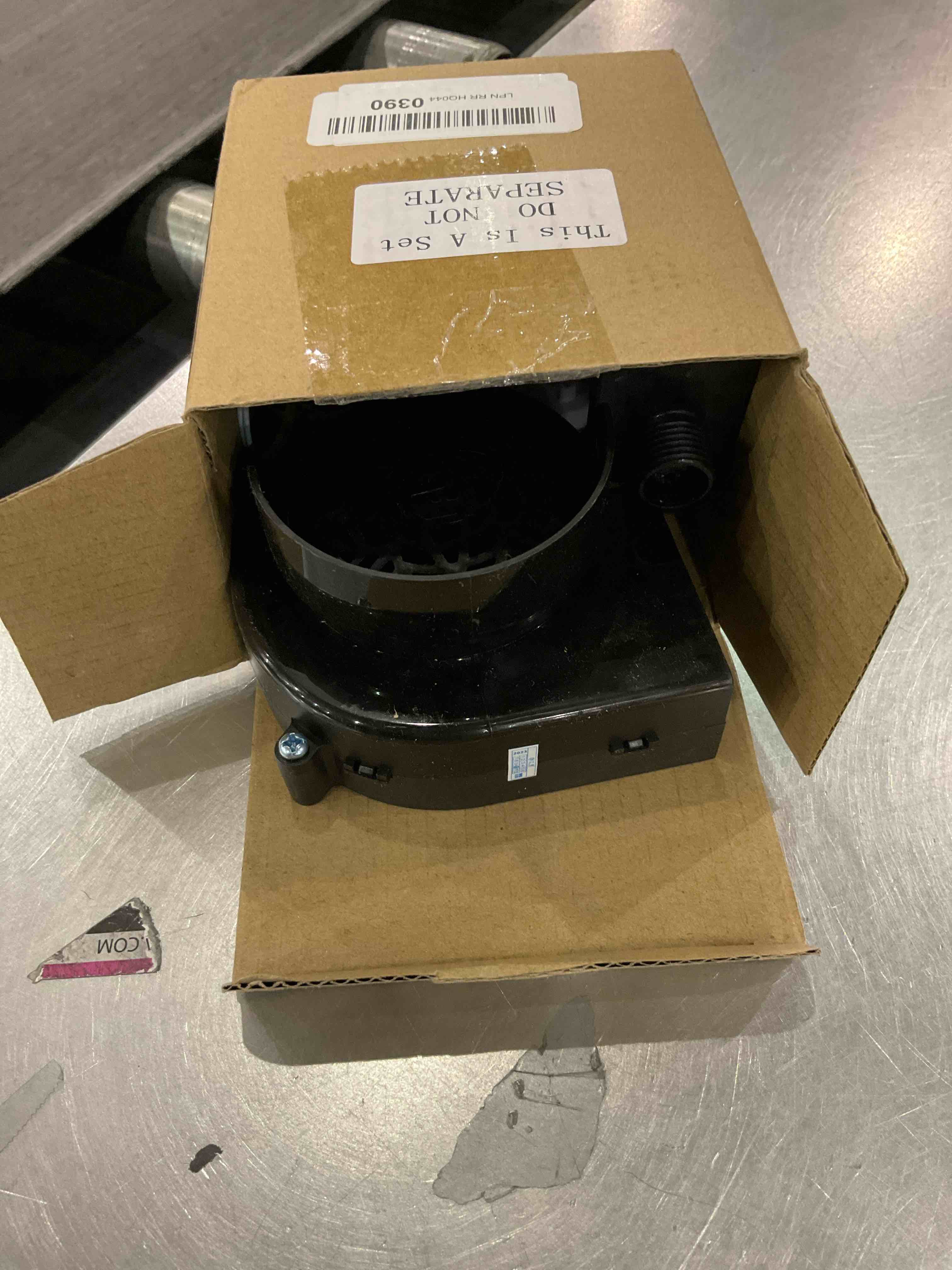 https://s3.amazonaws.com/lotting-images-prod/bidfta/EXS00753421_1703165844075.jpeg