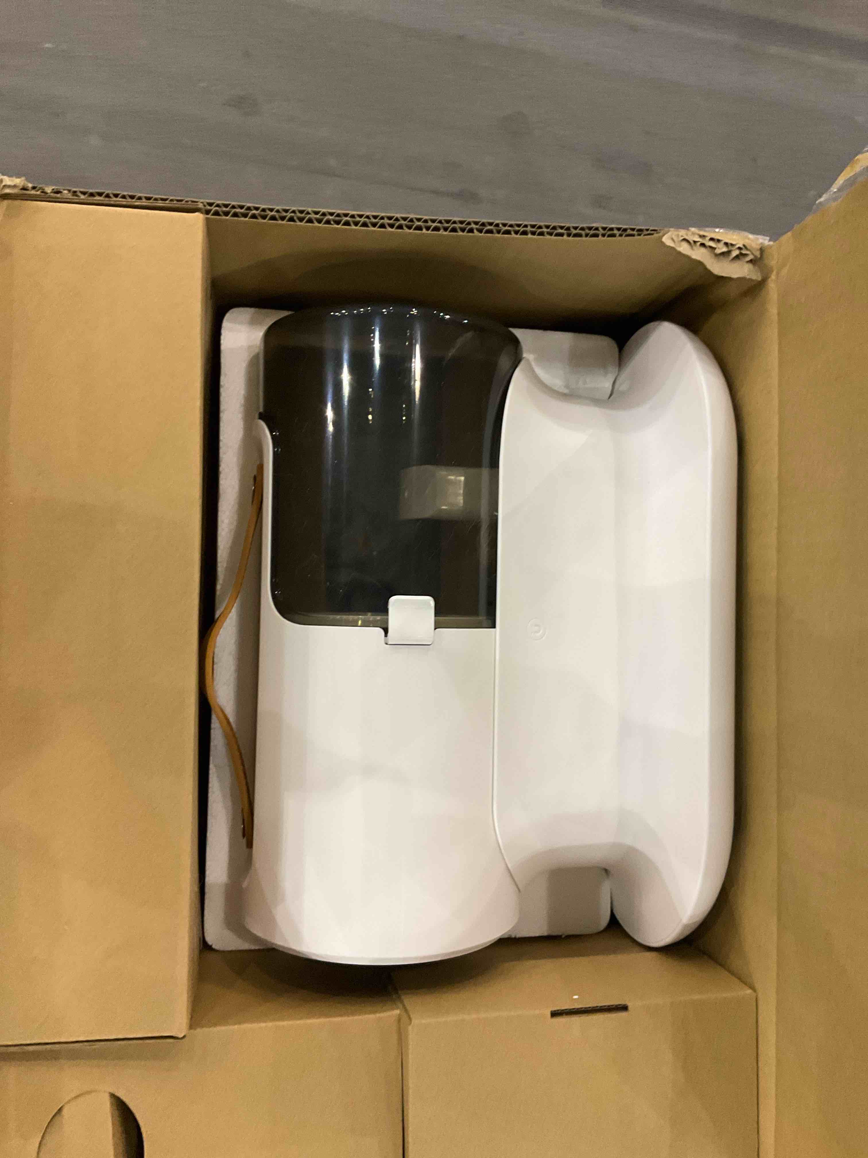 https://s3.amazonaws.com/lotting-images-prod/bidfta/EXS00753509_1702988742500.jpeg