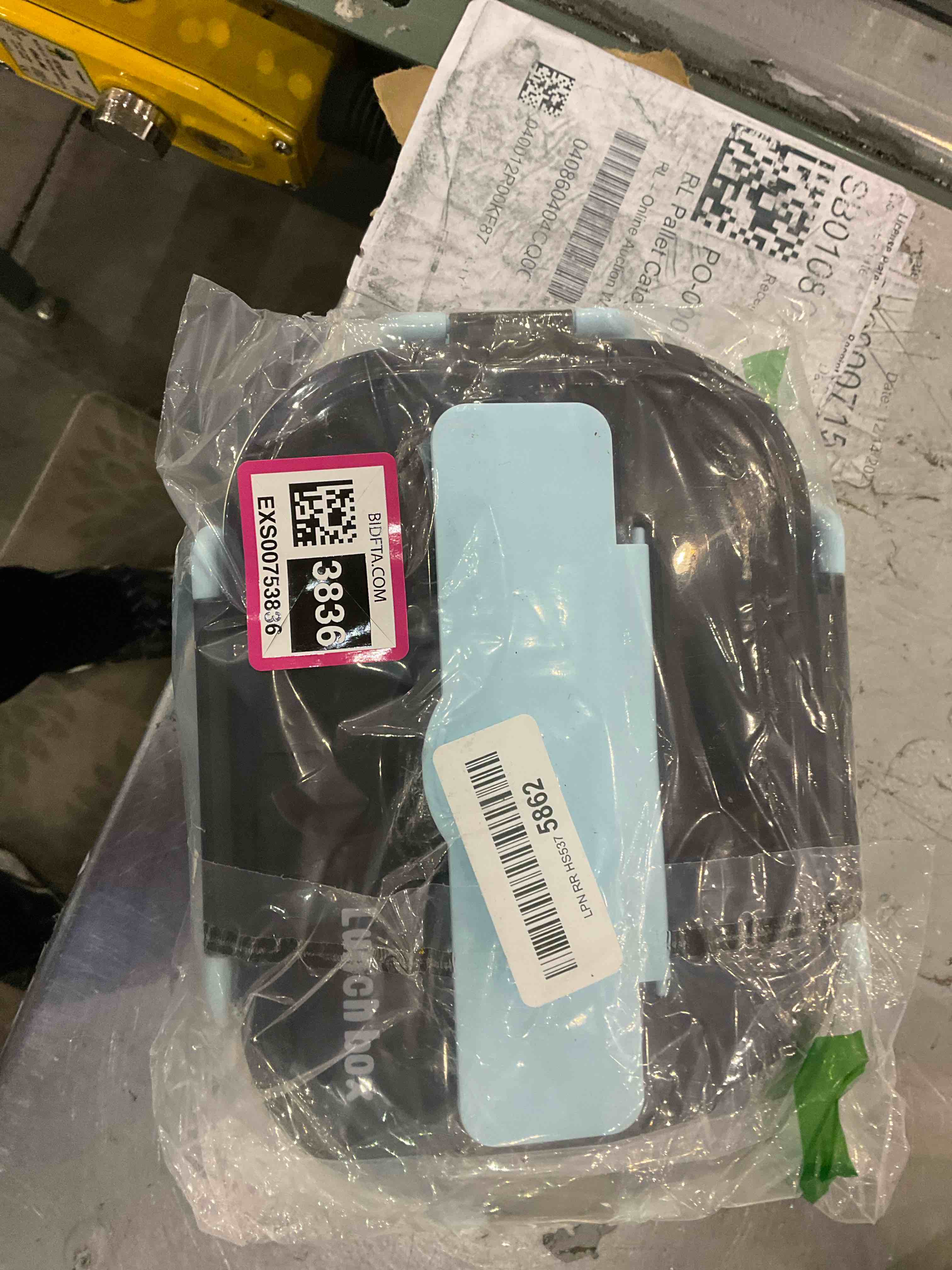 https://s3.amazonaws.com/lotting-images-prod/bidfta/EXS00753836_1703162102814.jpeg