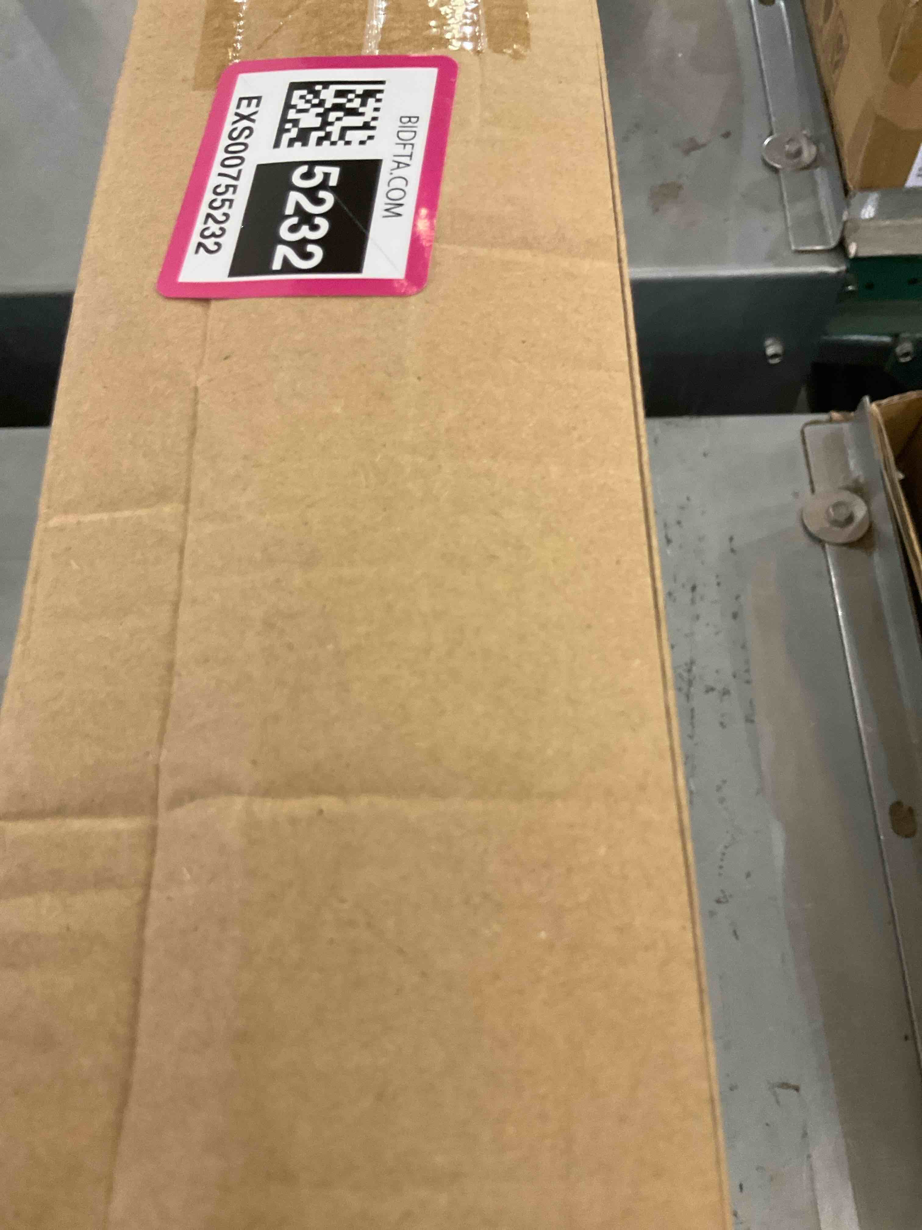 https://s3.amazonaws.com/lotting-images-prod/bidfta/EXS00755232_1702663614830.jpeg